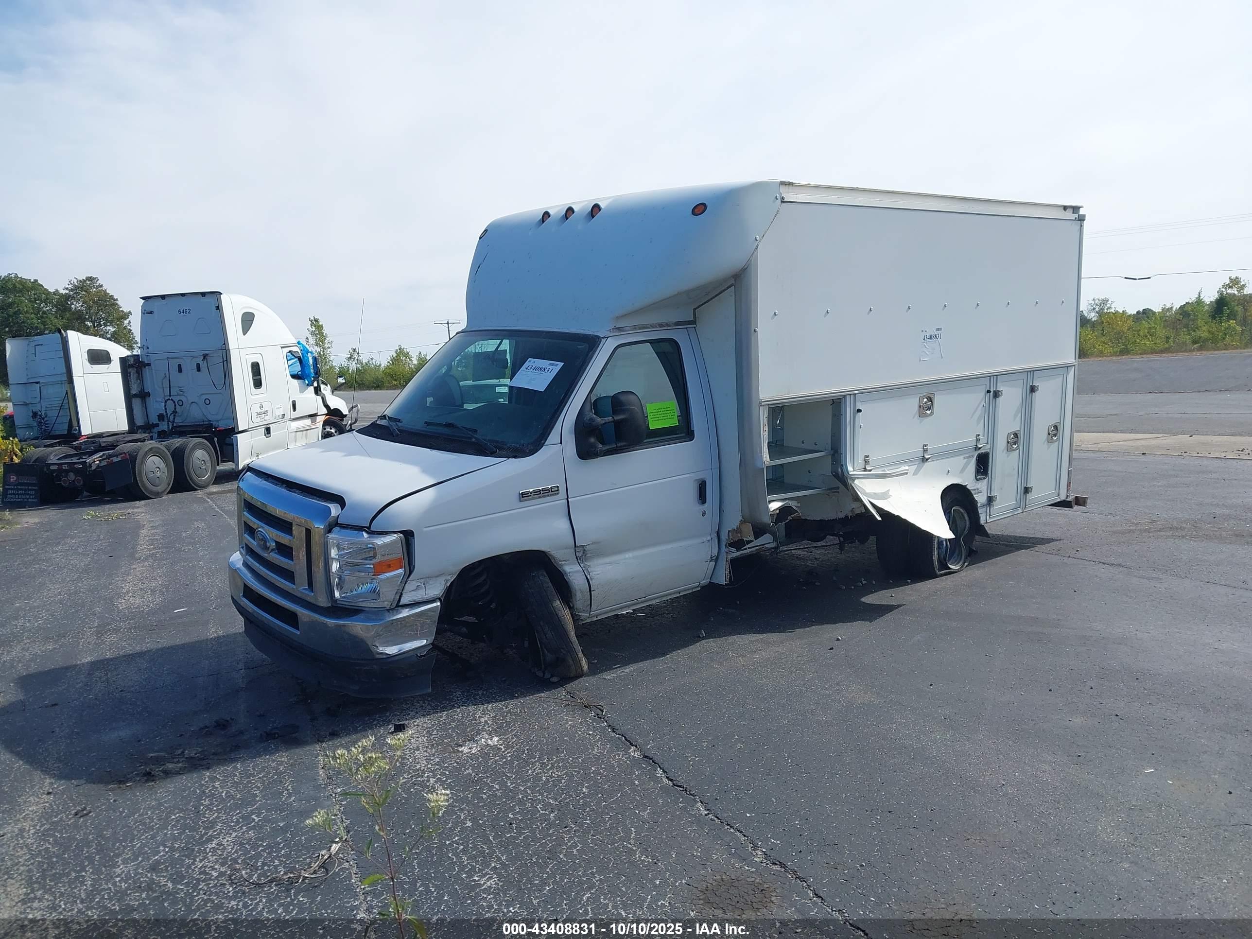FORD E-350 image 2