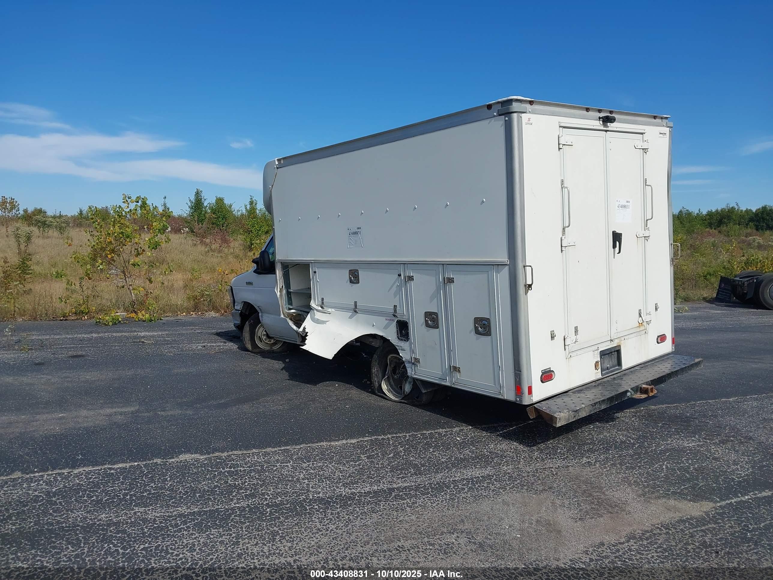 FORD E-350 image 3