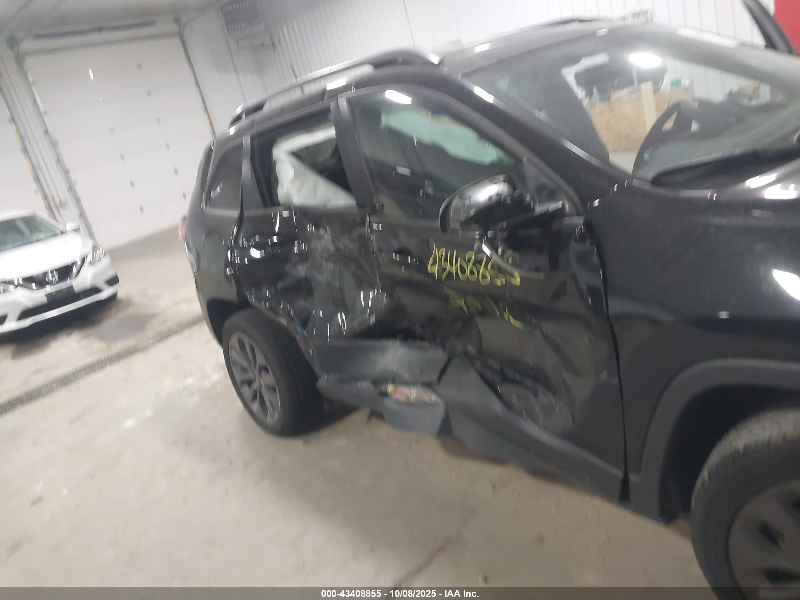 JEEP CHEROKEE image 6