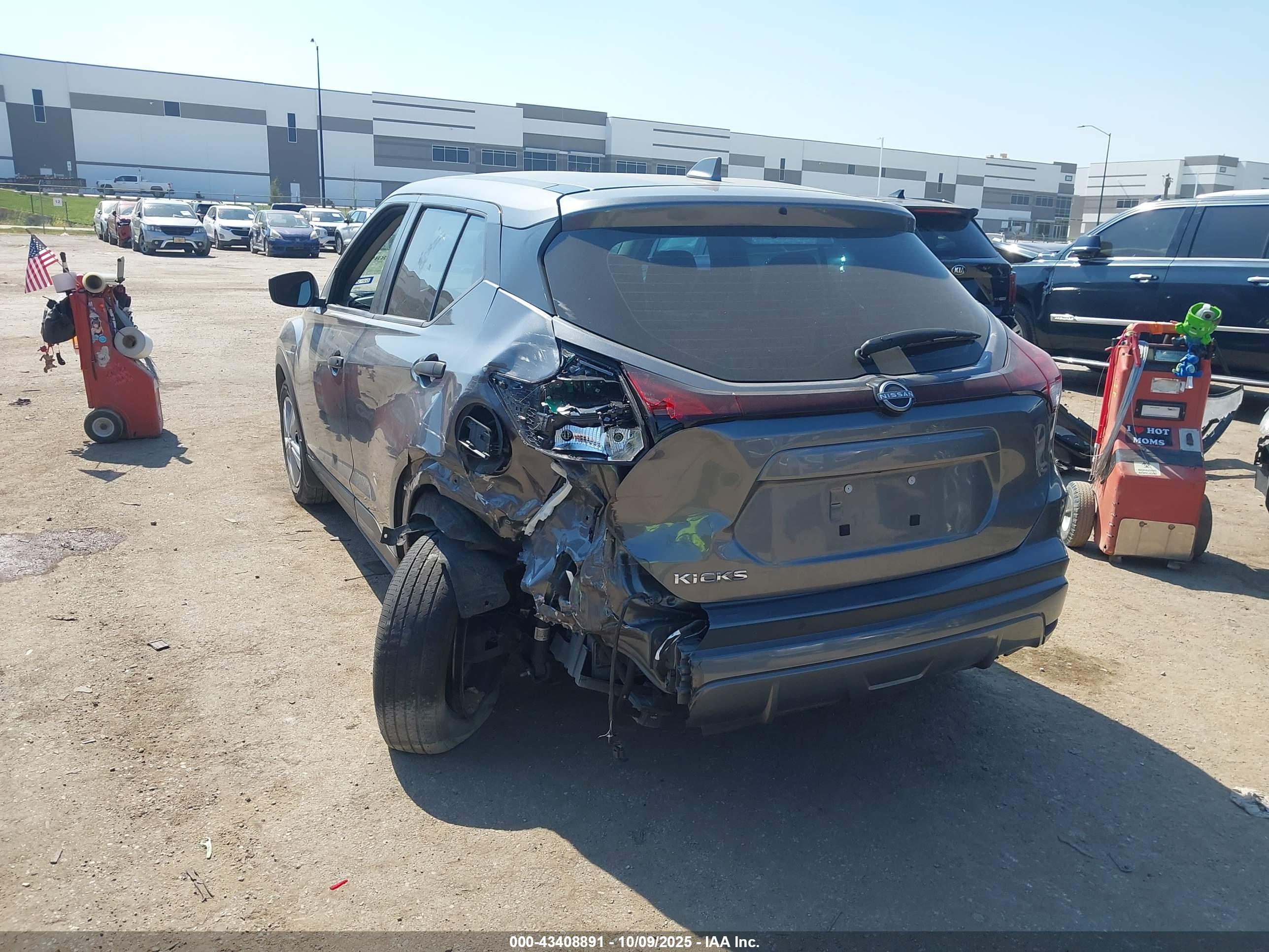 NISSAN KICKS image 3