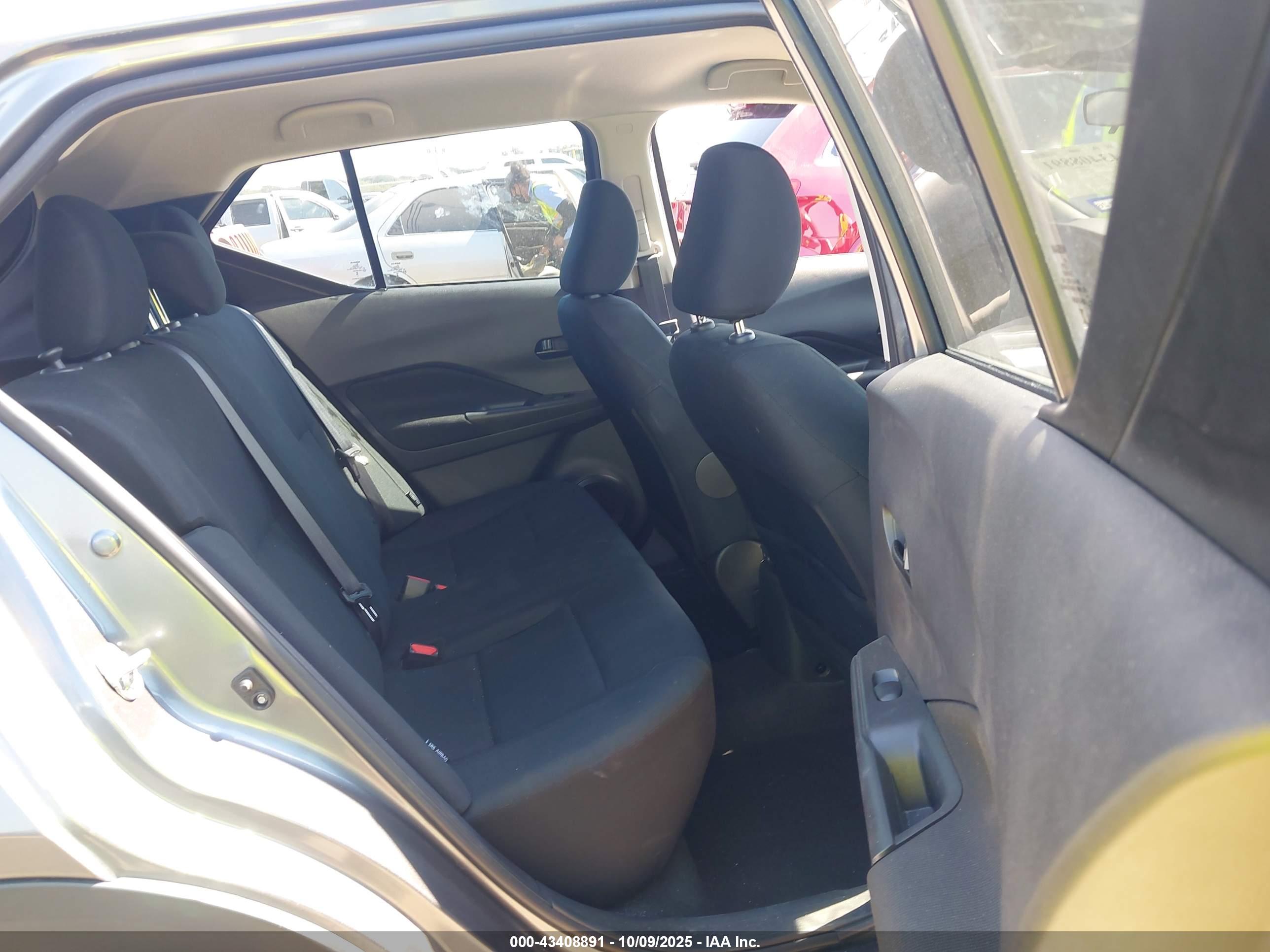 NISSAN KICKS image 8