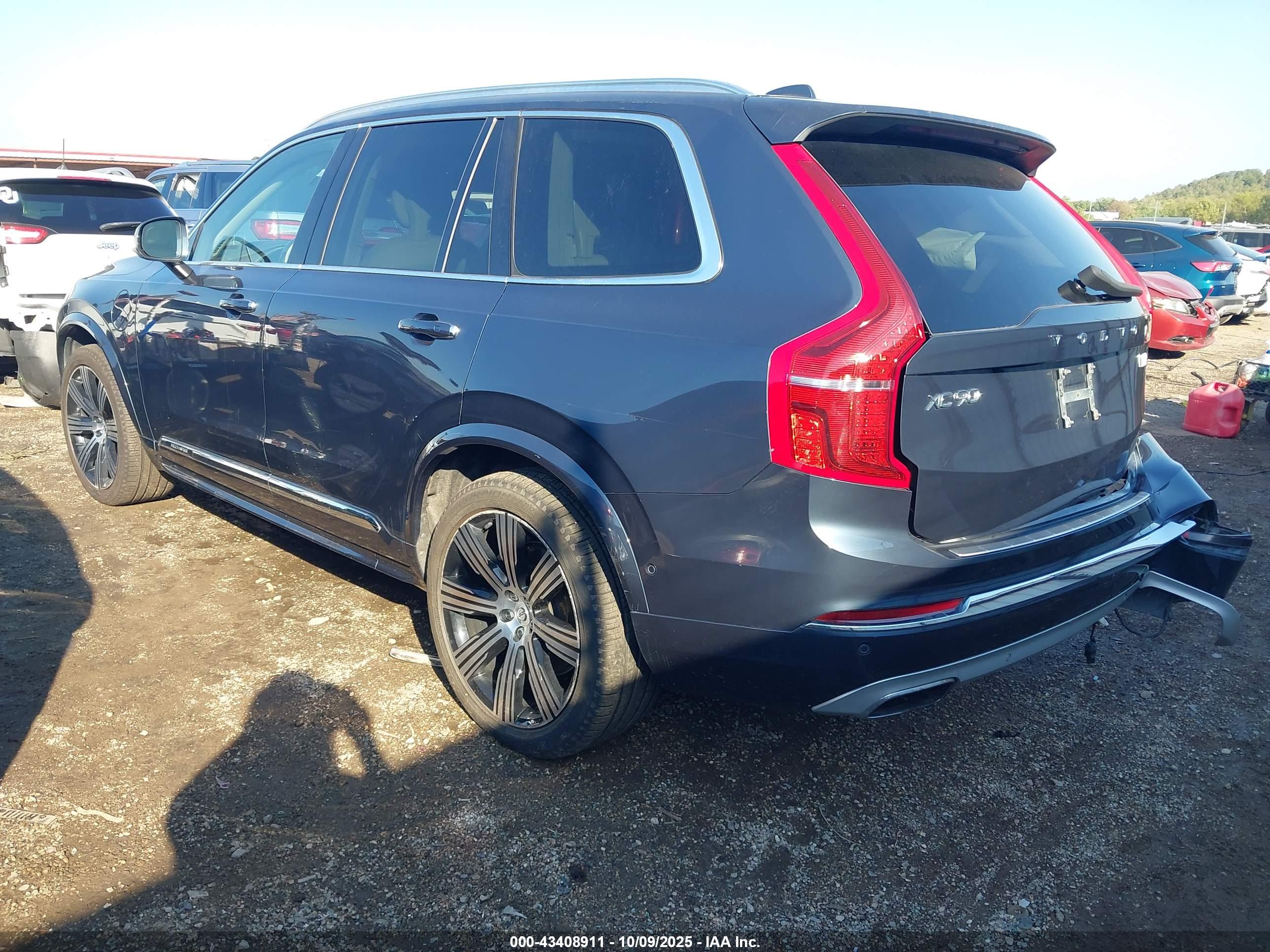 VOLVO XC90 image 3