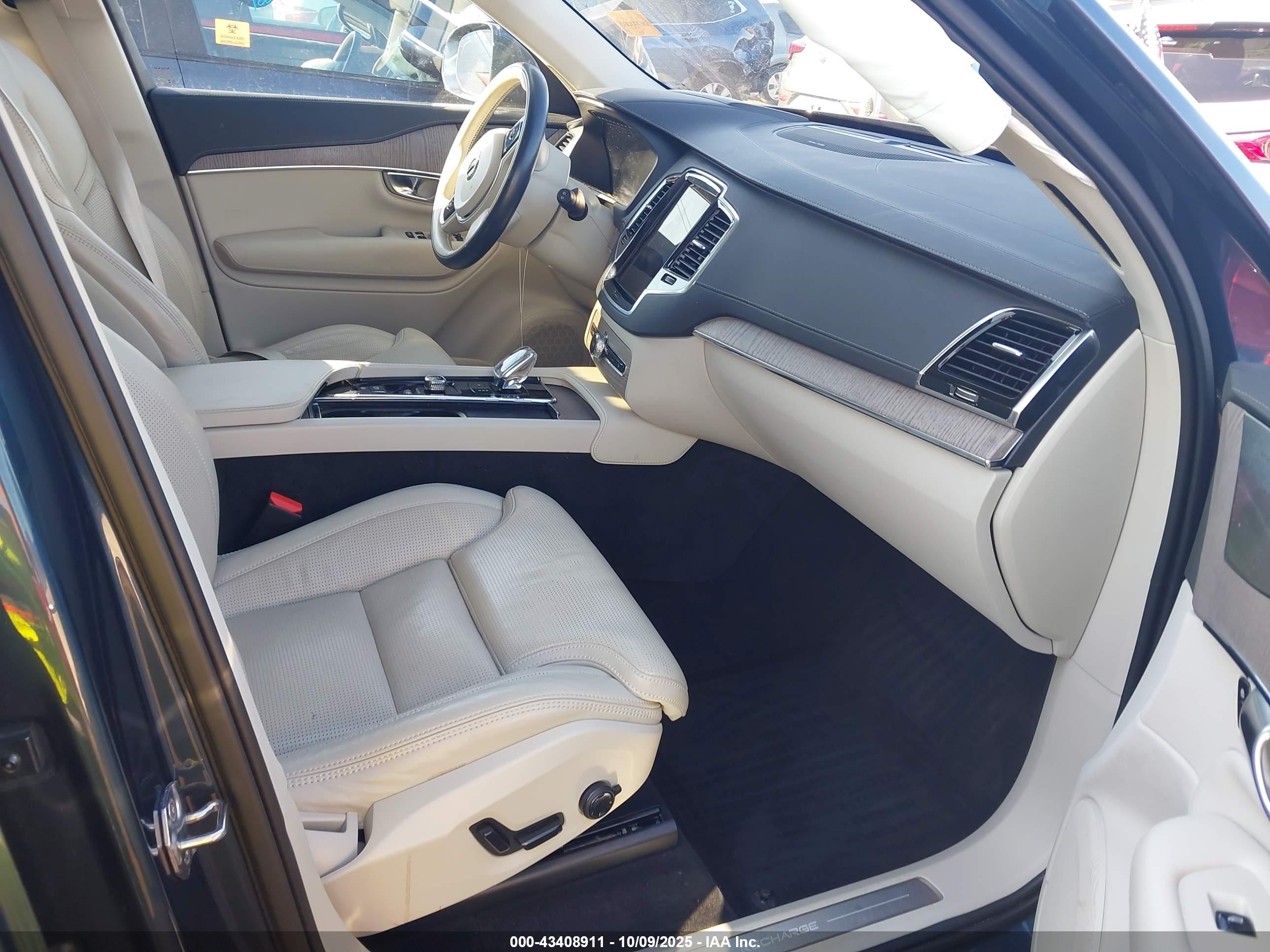 VOLVO XC90 image 5