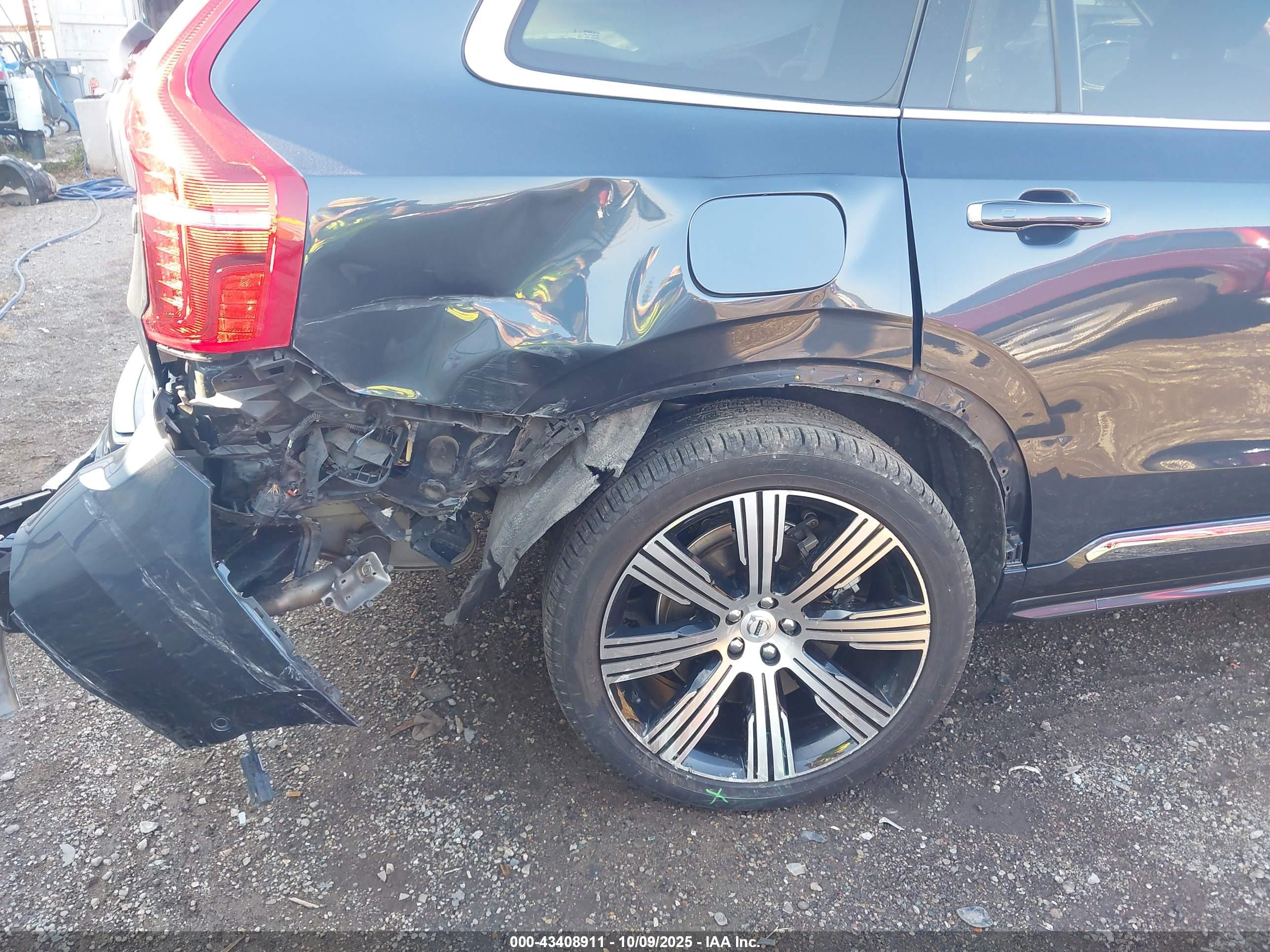 VOLVO XC90 image 6