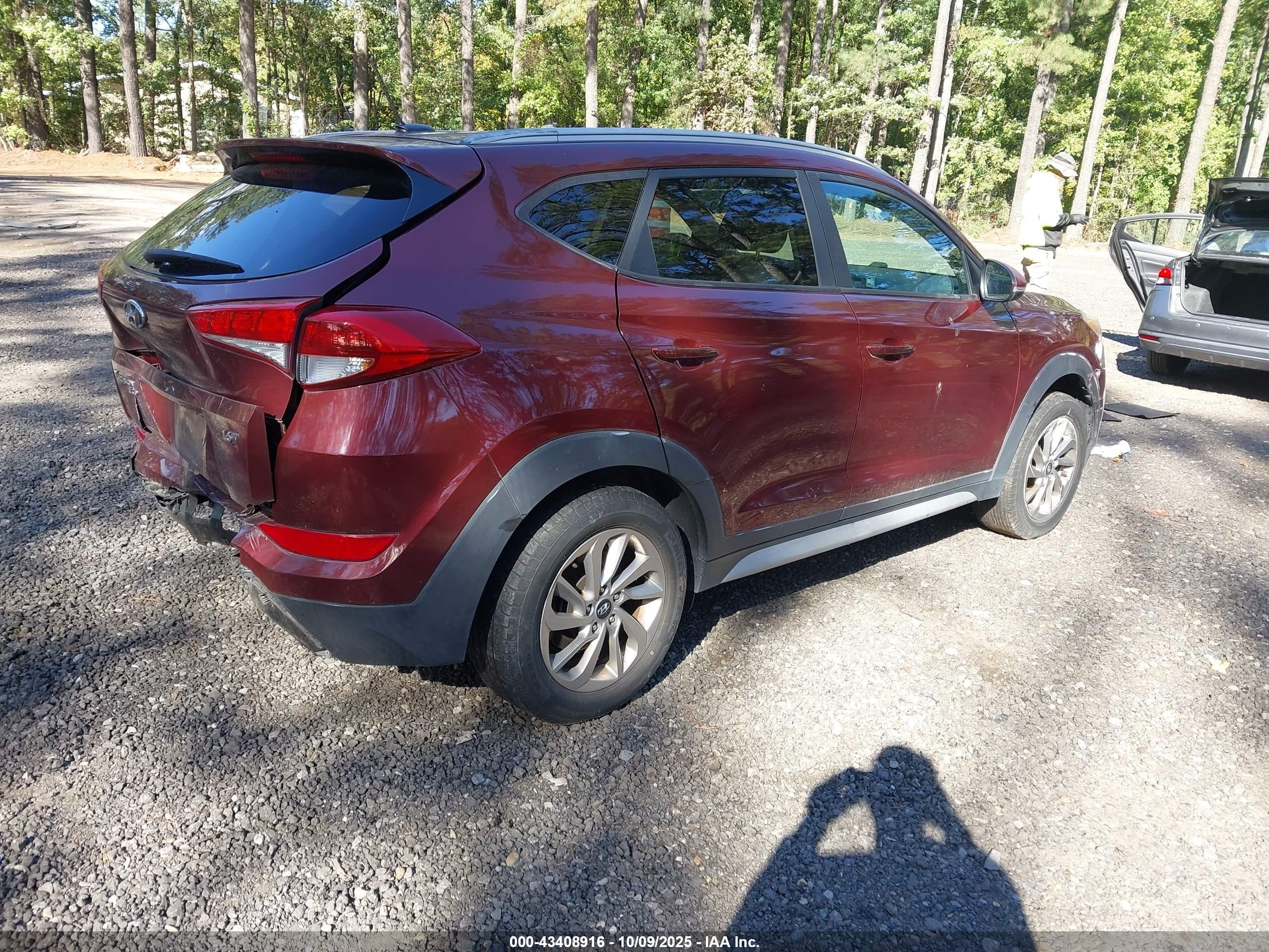 HYUNDAI TUCSON image 4