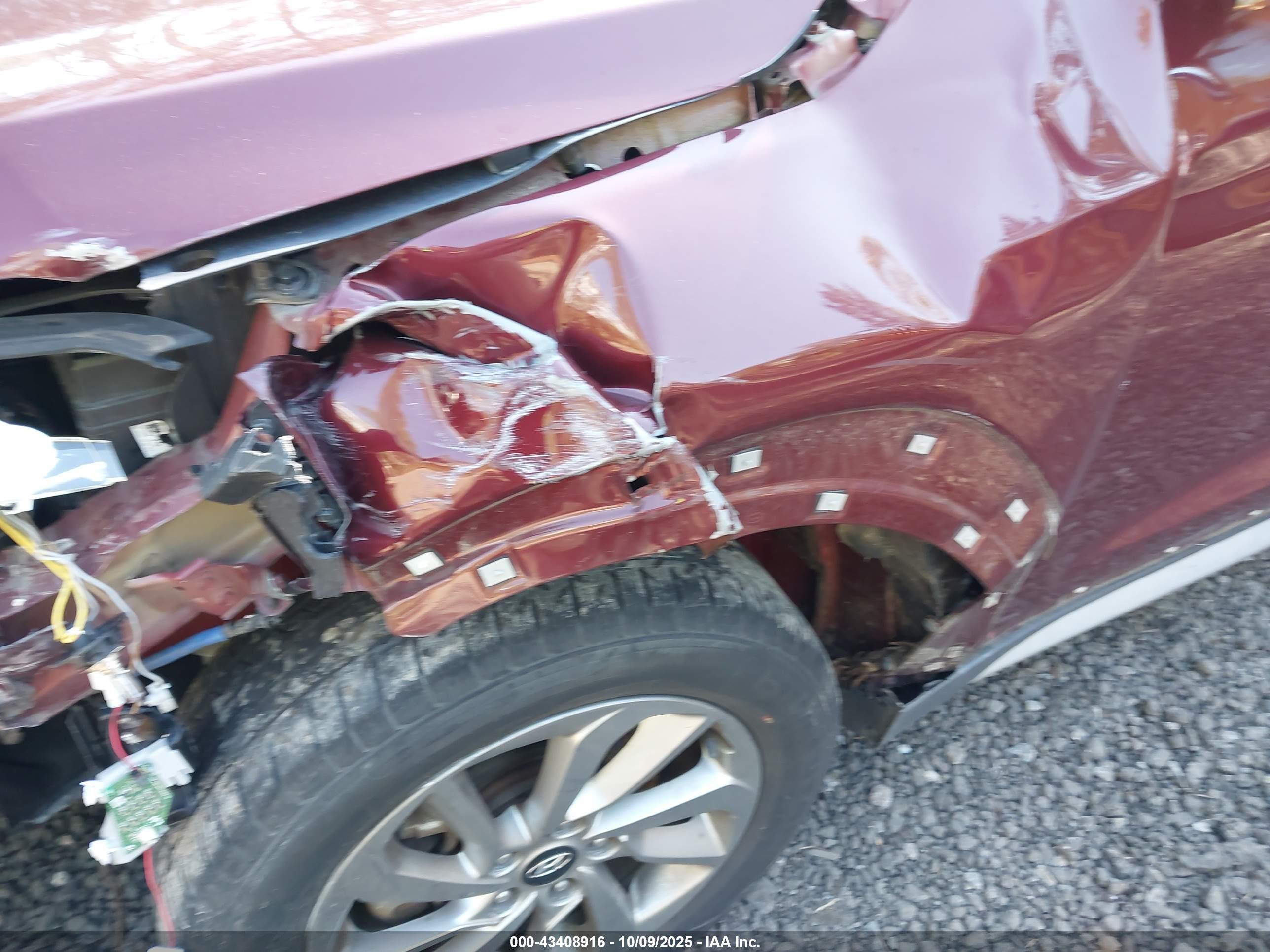HYUNDAI TUCSON image 6