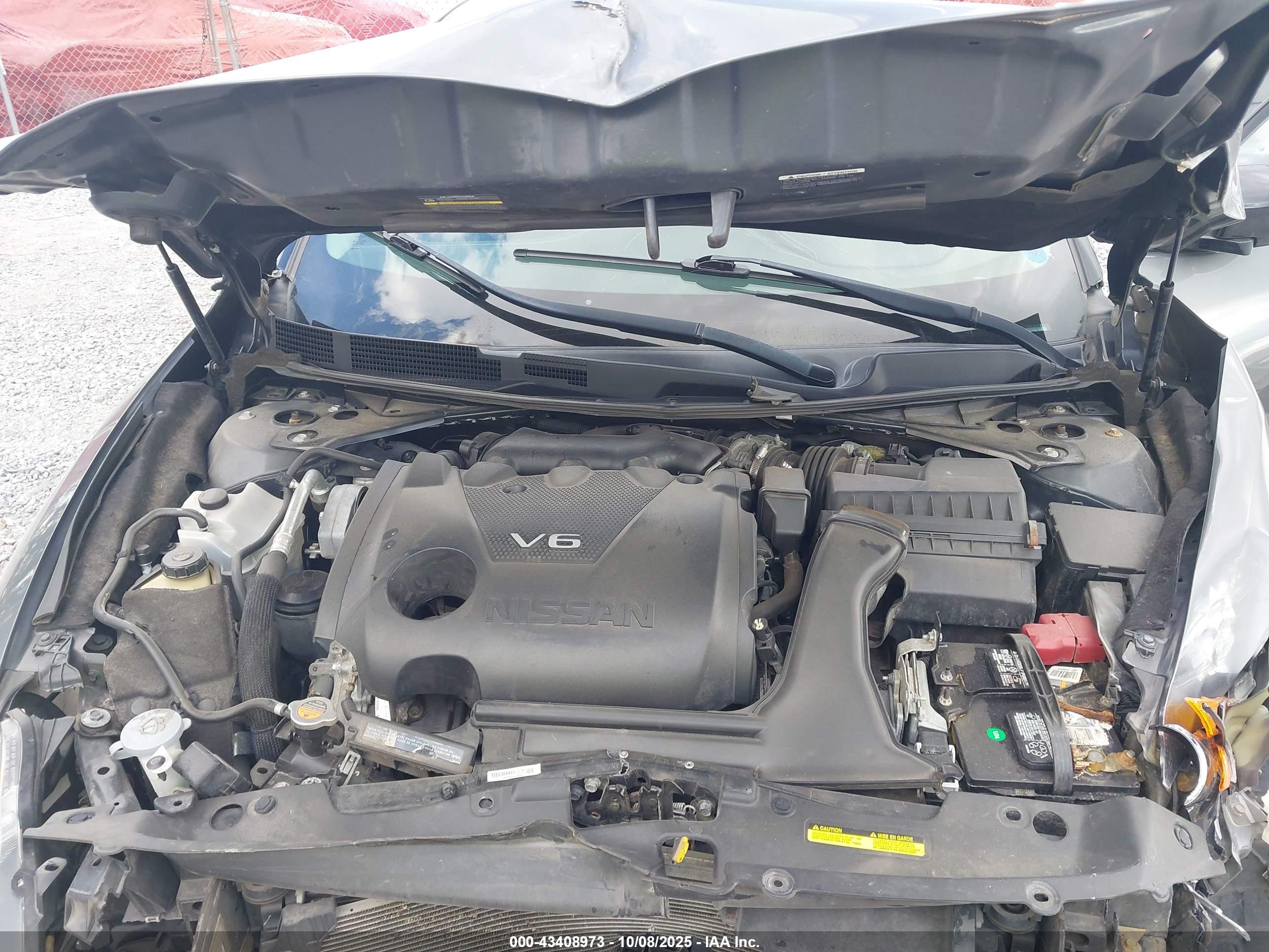 NISSAN MAXIMA image 10