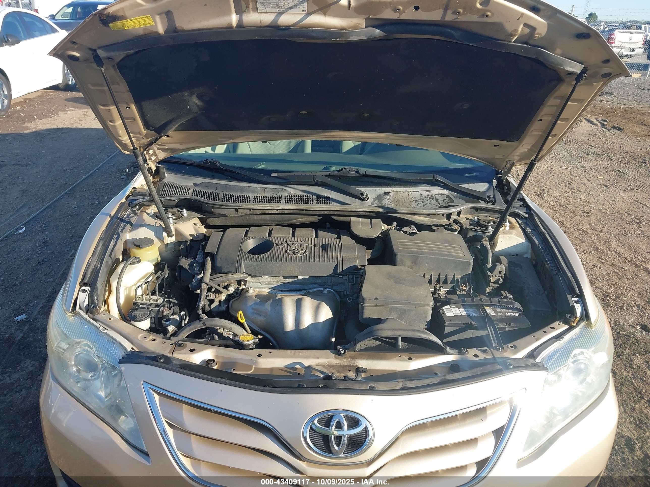 TOYOTA CAMRY image 10