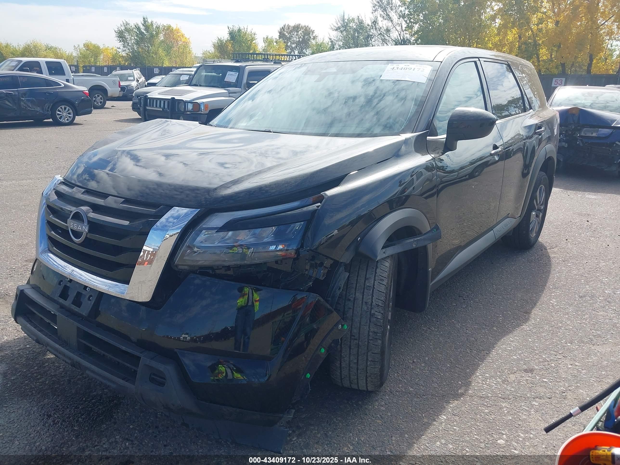 NISSAN PATHFINDER image 2