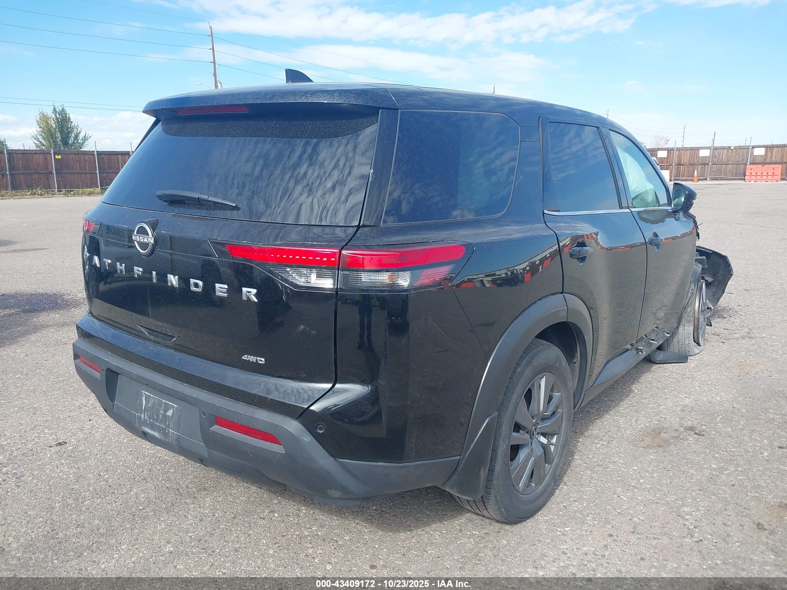 NISSAN PATHFINDER image 4