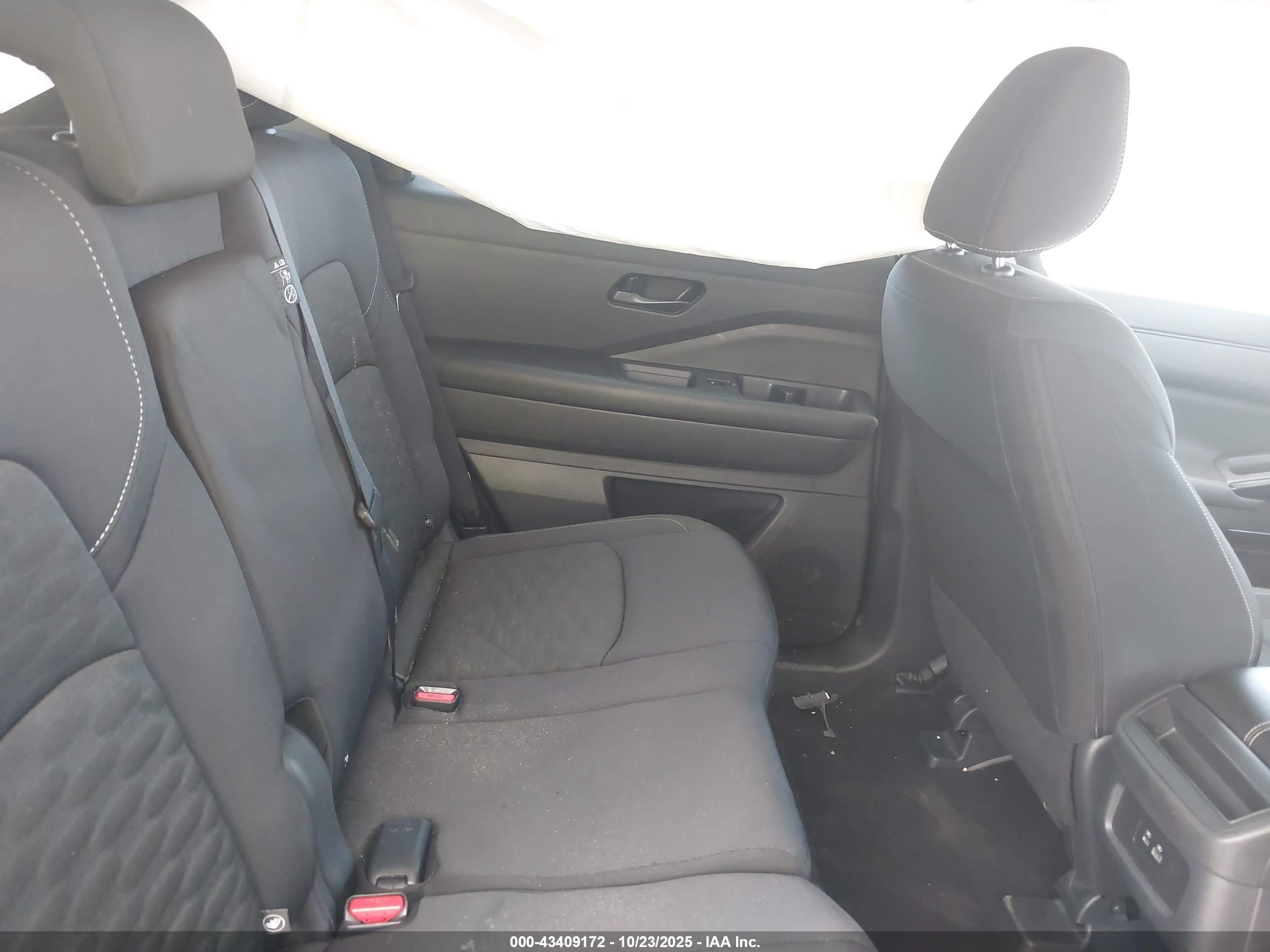 NISSAN PATHFINDER image 8