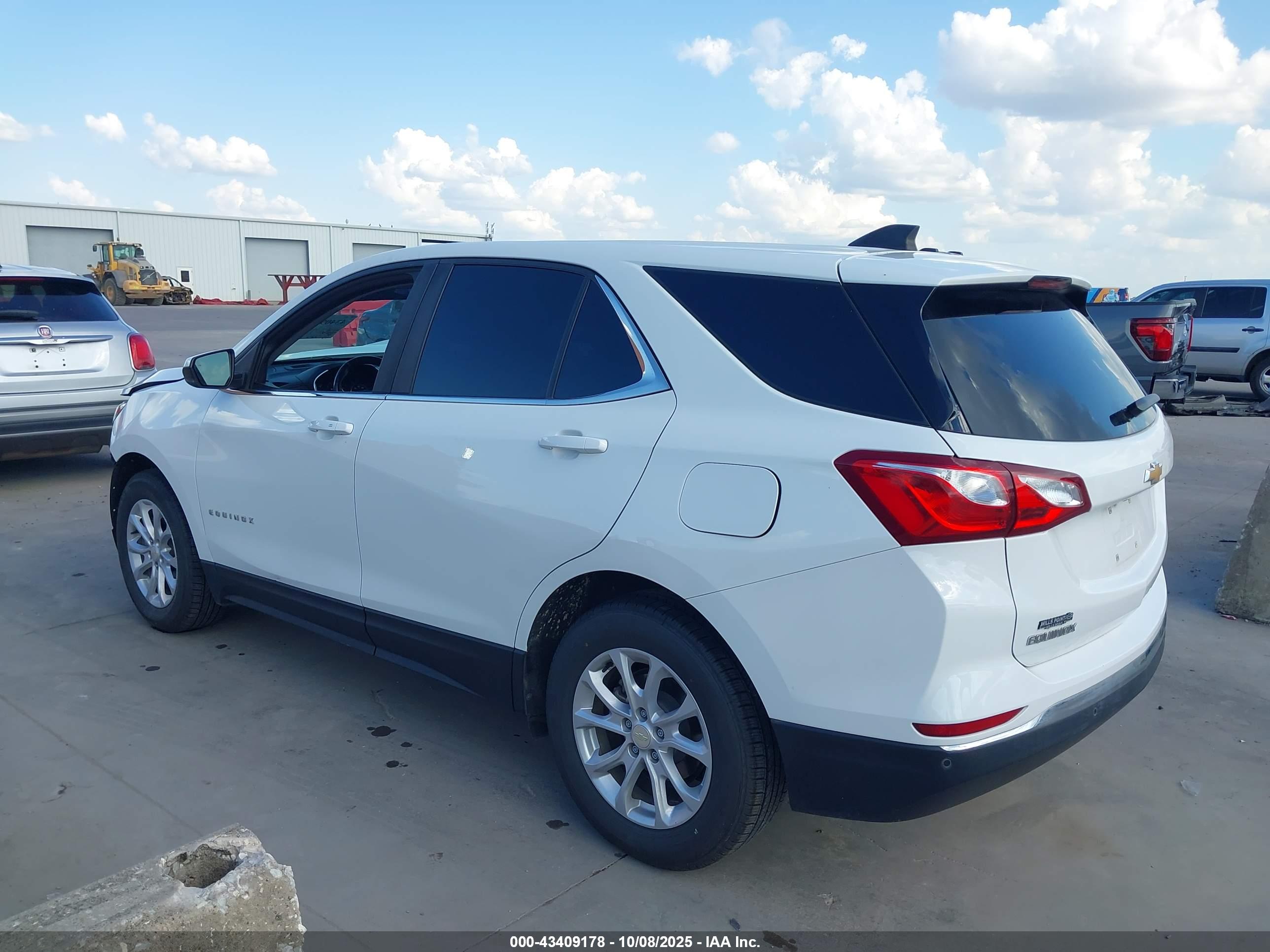 CHEVROLET EQUINOX image 3