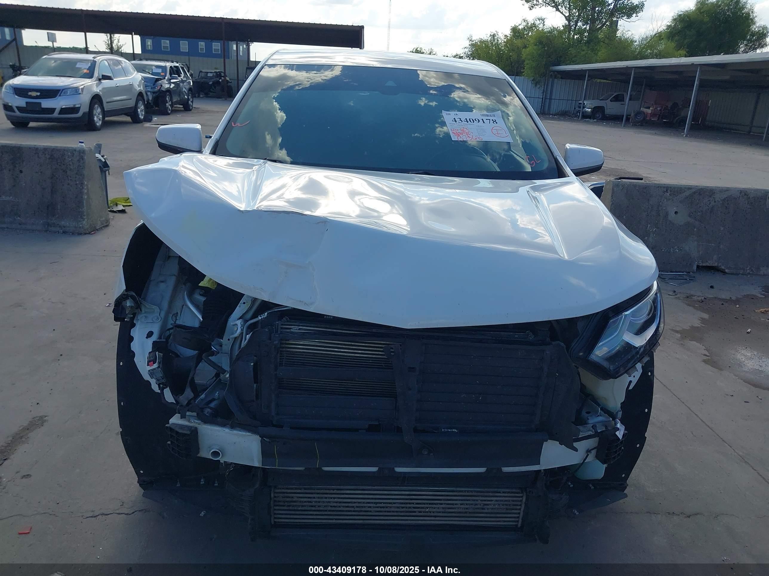 CHEVROLET EQUINOX image 6