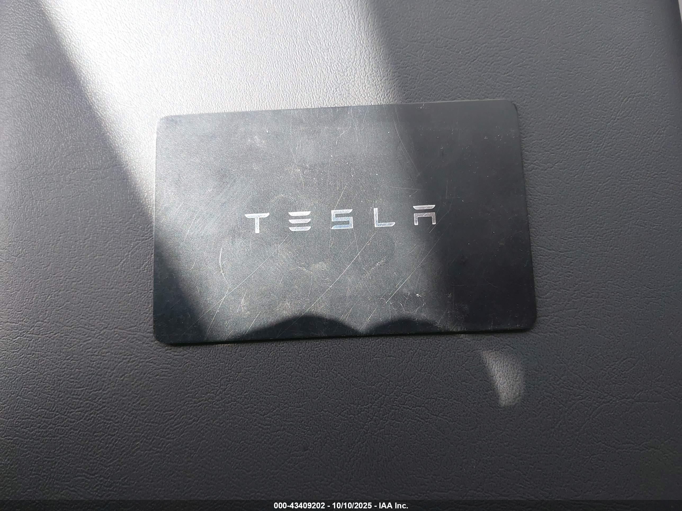 TESLA MODEL image 11