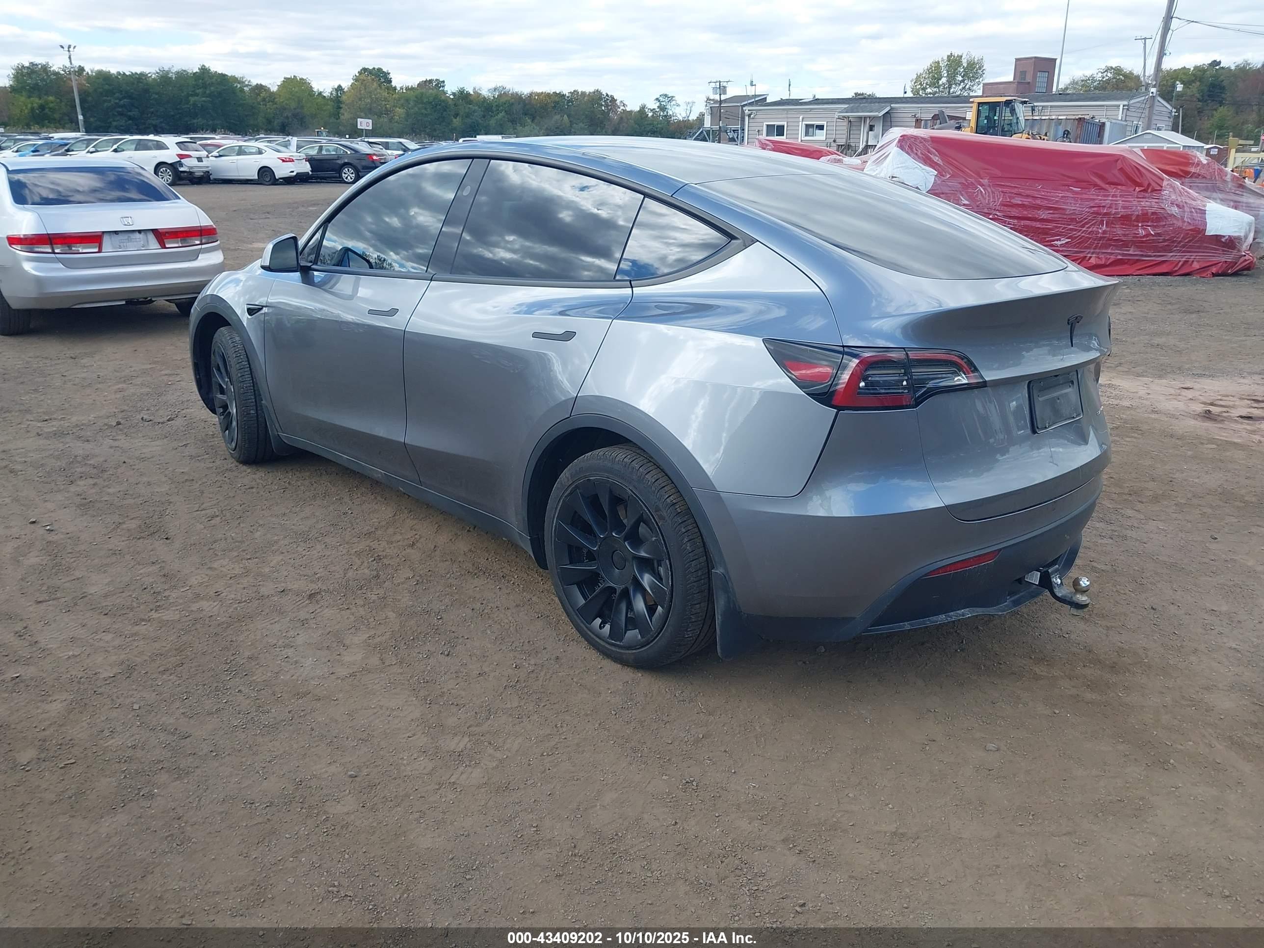 TESLA MODEL image 3
