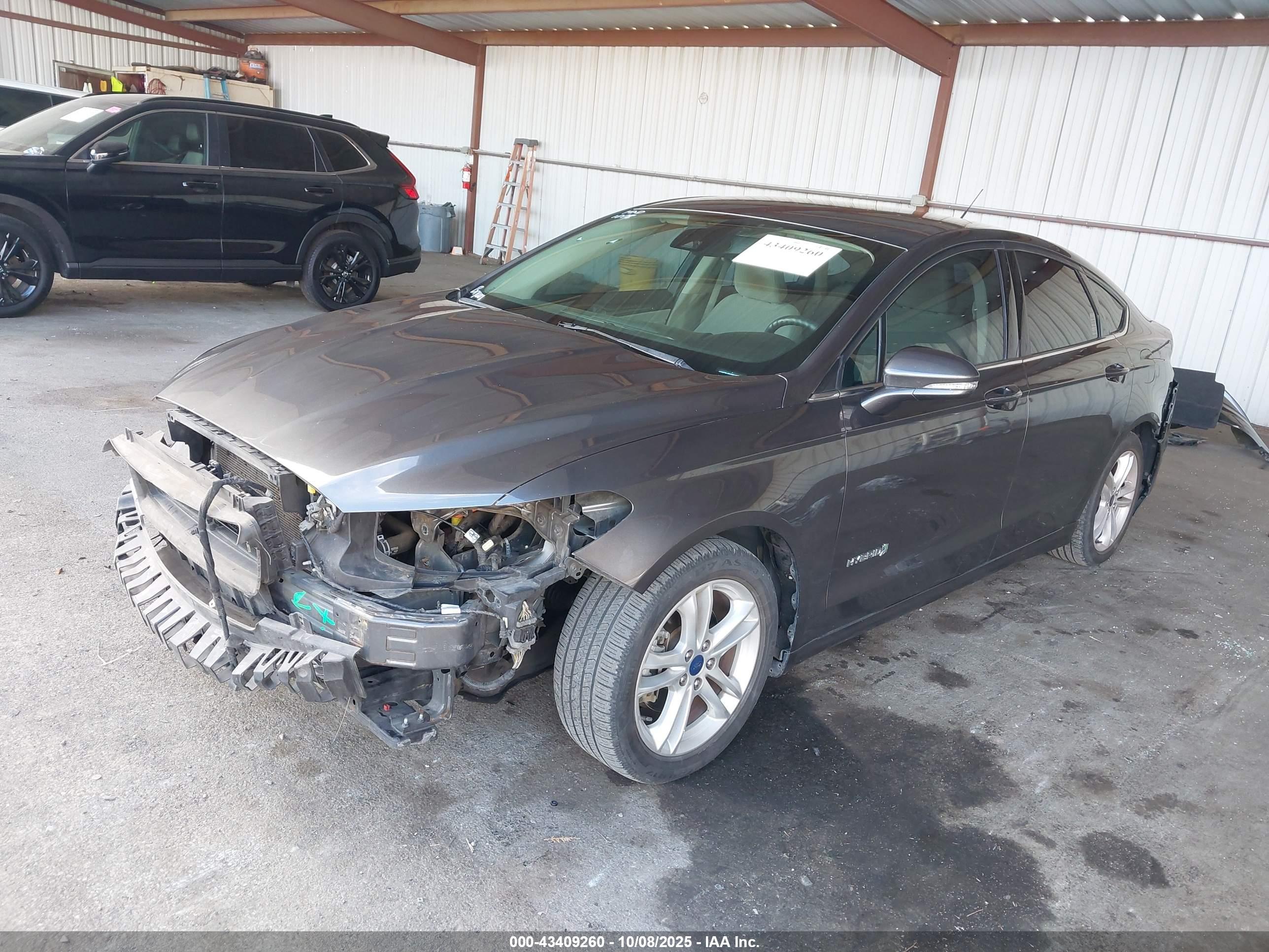 FORD FUSION image 2