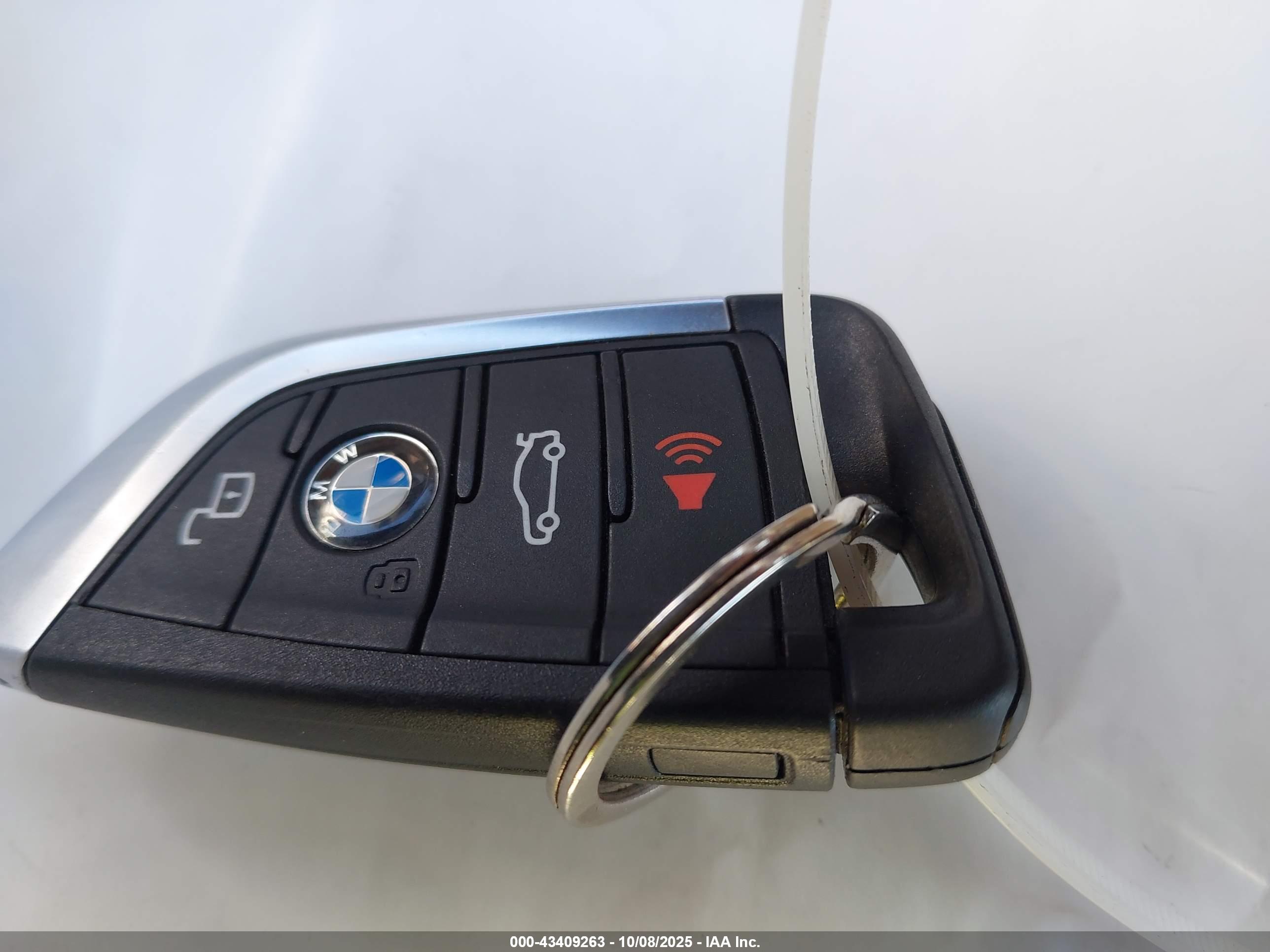 BMW I4 image 11