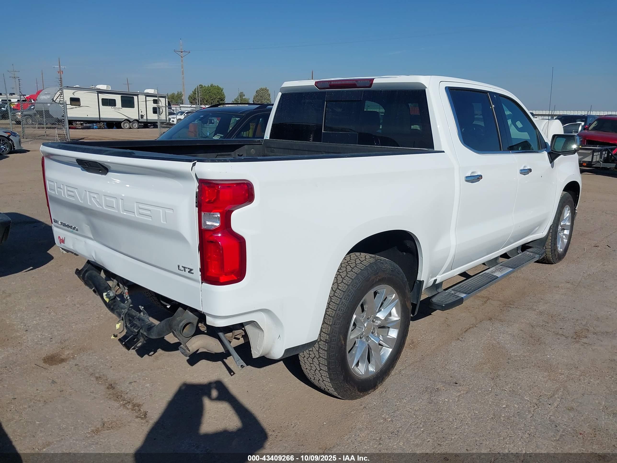 CHEVROLET SILVERADO image 4