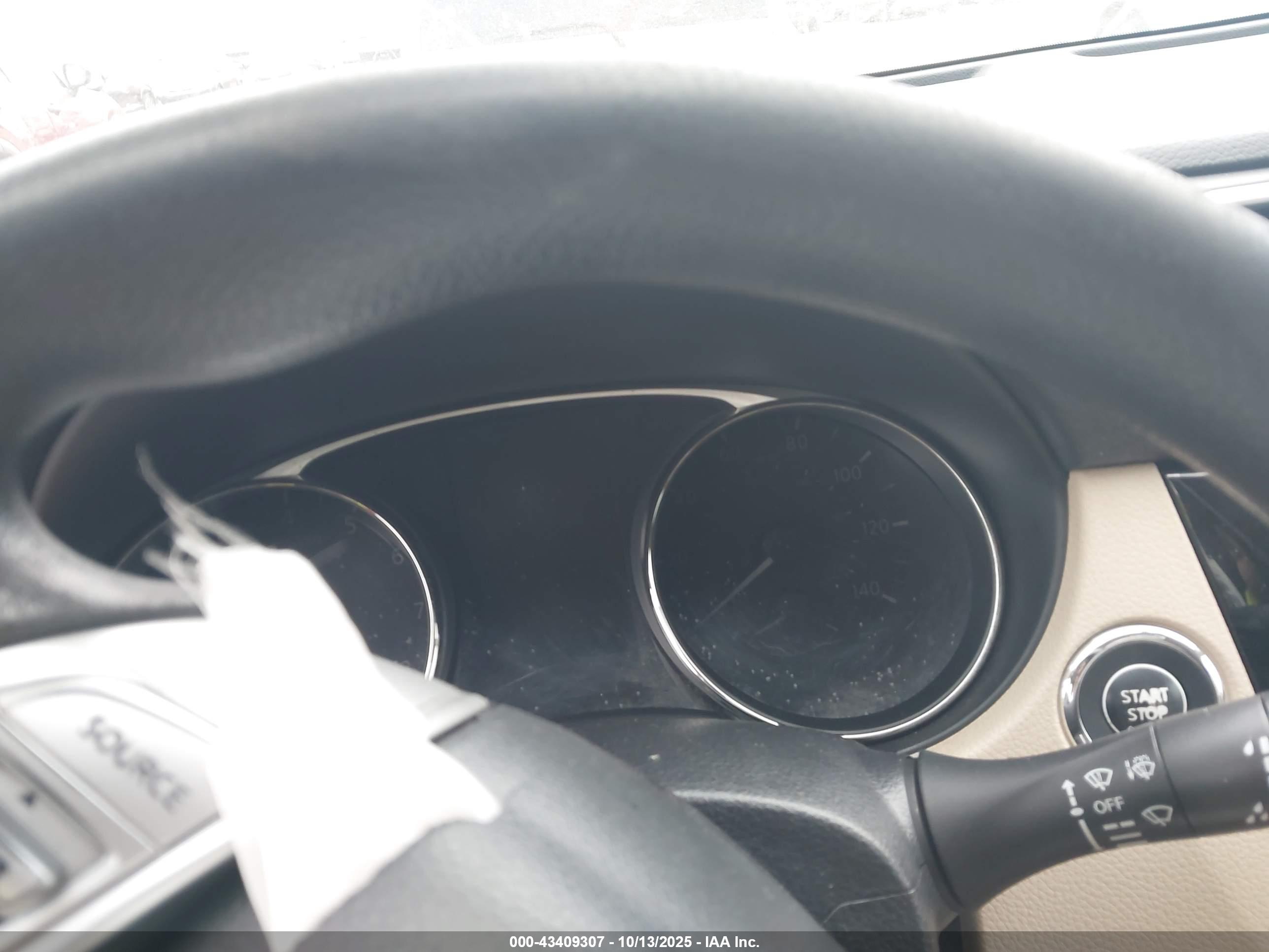 NISSAN ROGUE image 7