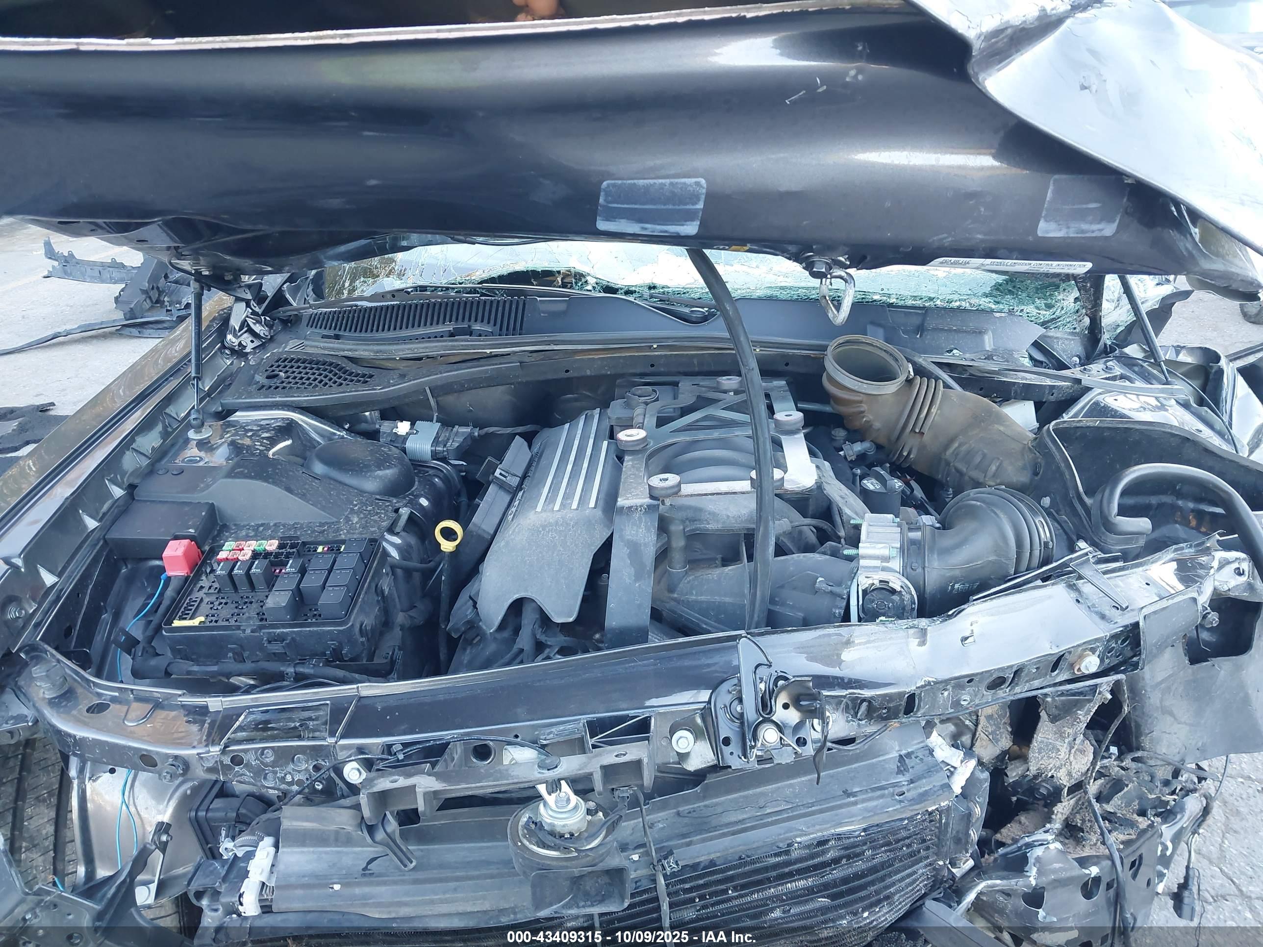 DODGE CHALLENGER image 10