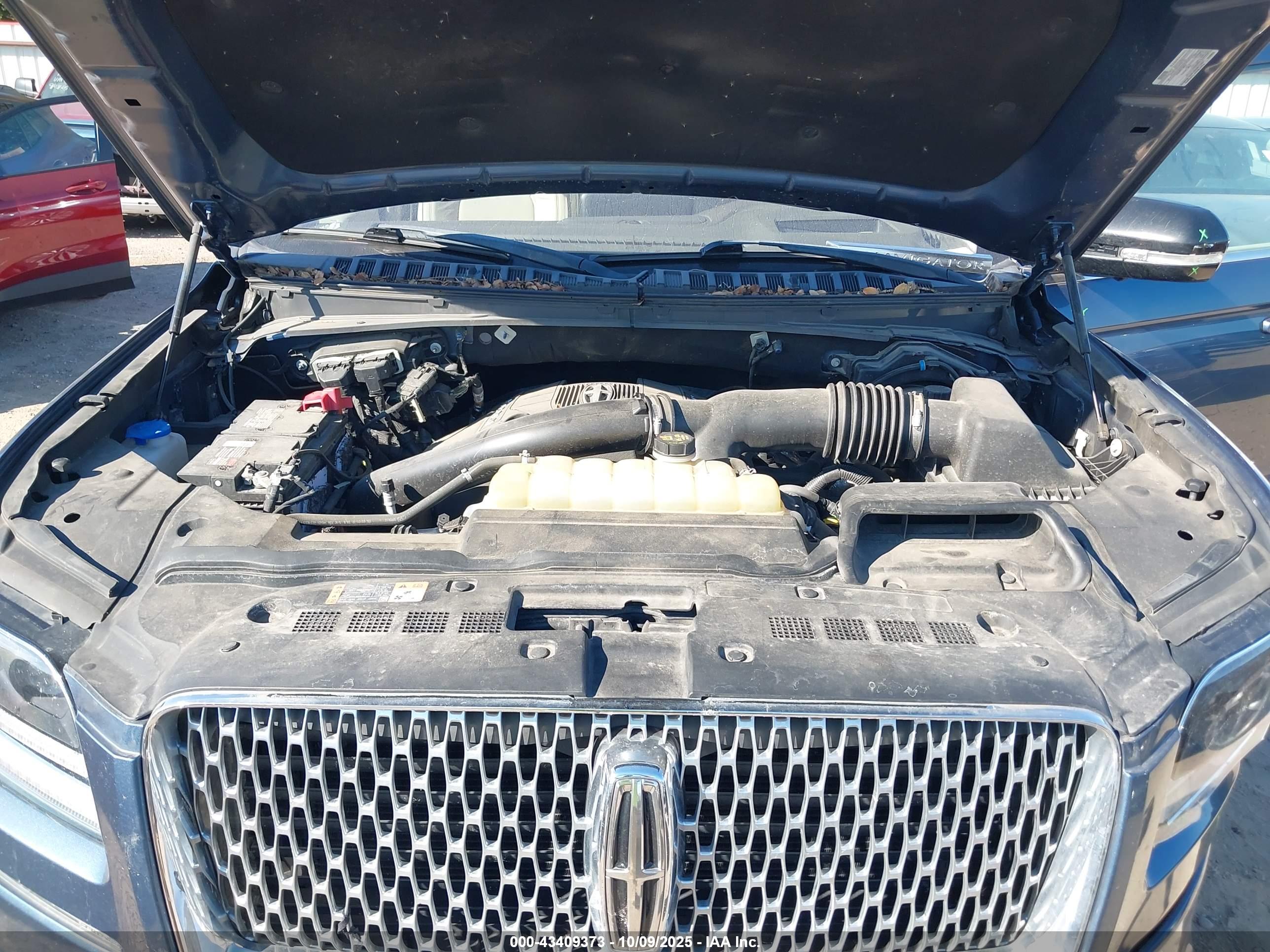 LINCOLN NAVIGATOR image 10