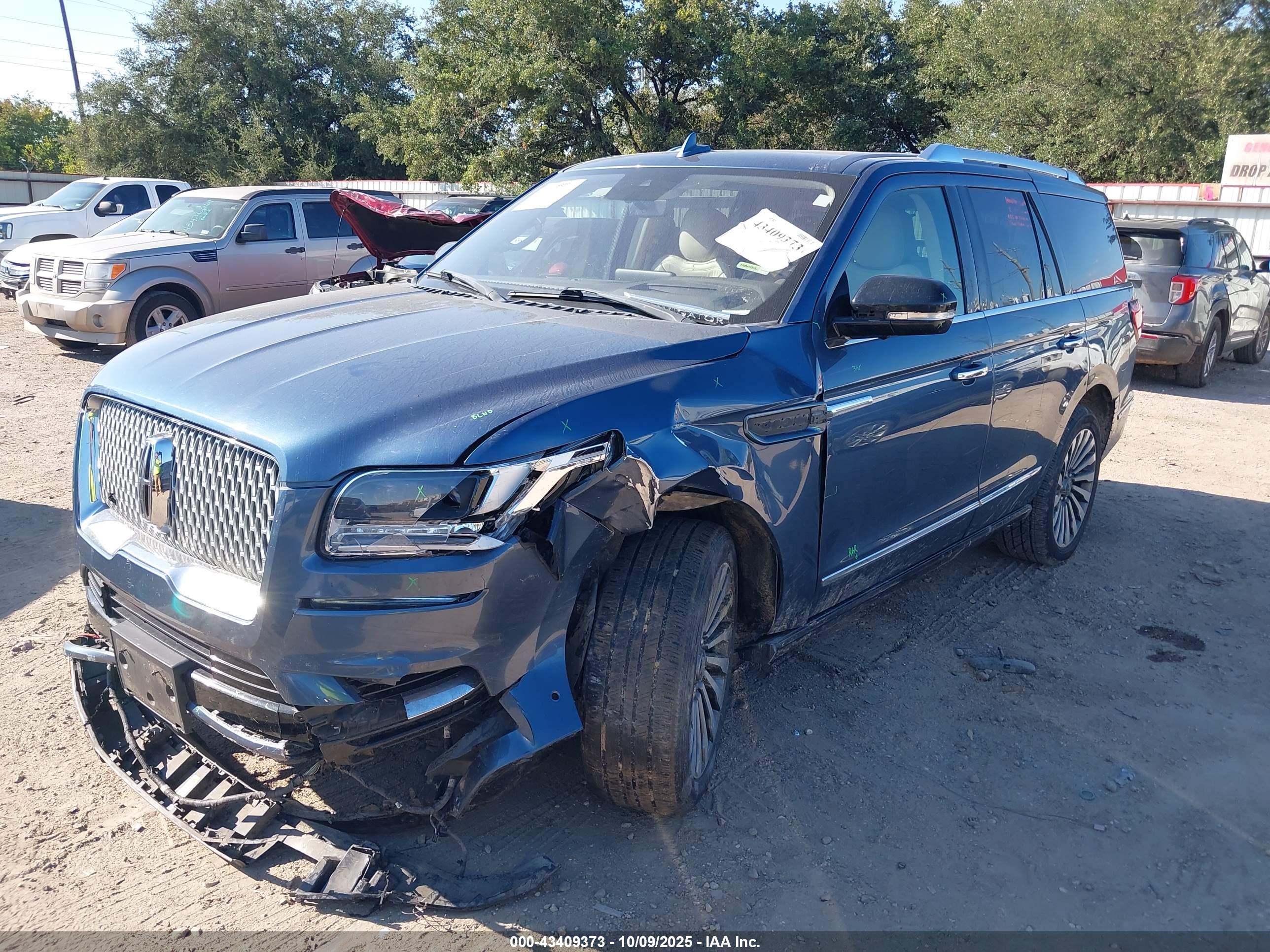 LINCOLN NAVIGATOR image 2