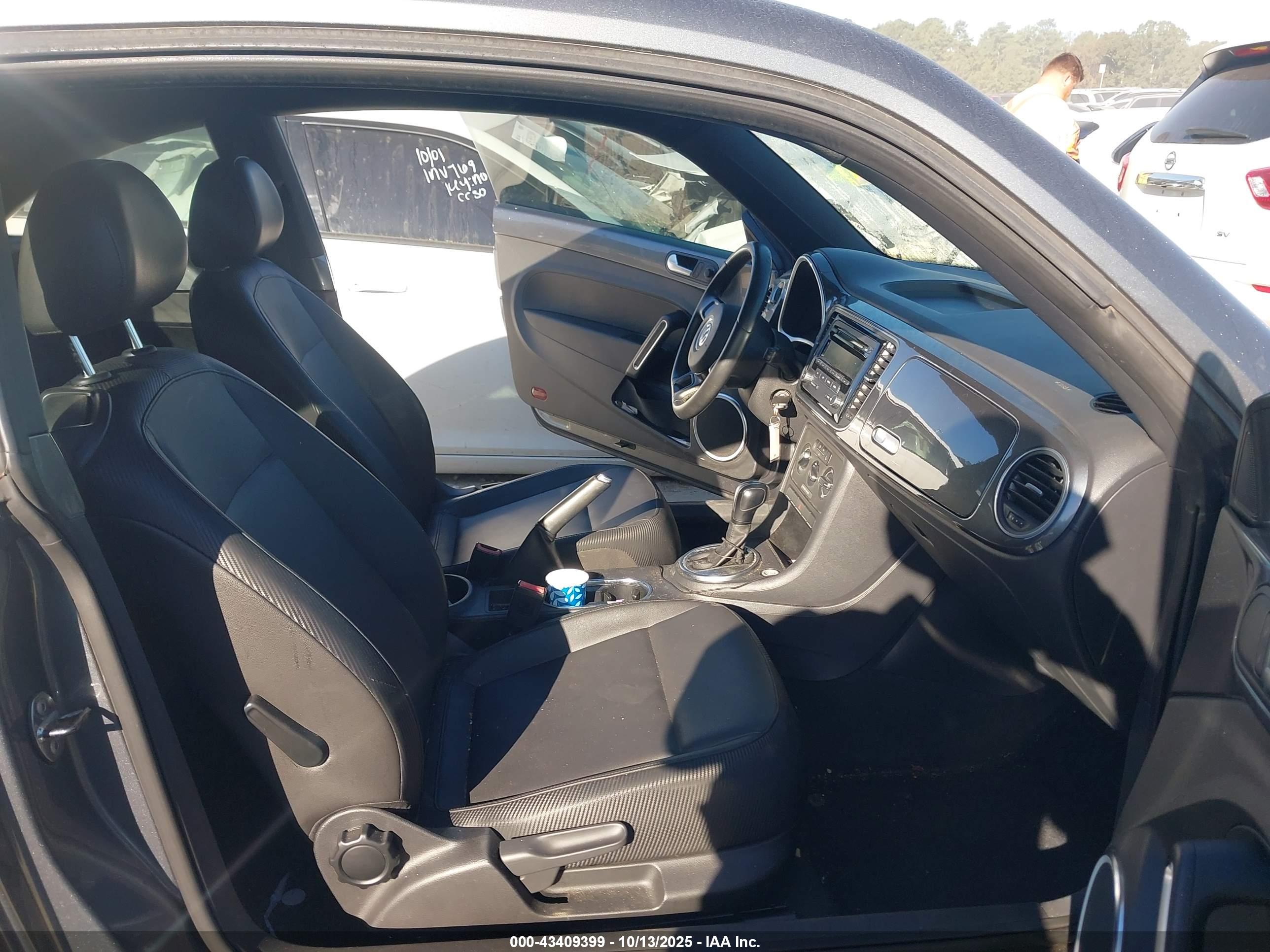 VOLKSWAGEN BEETLE image 5