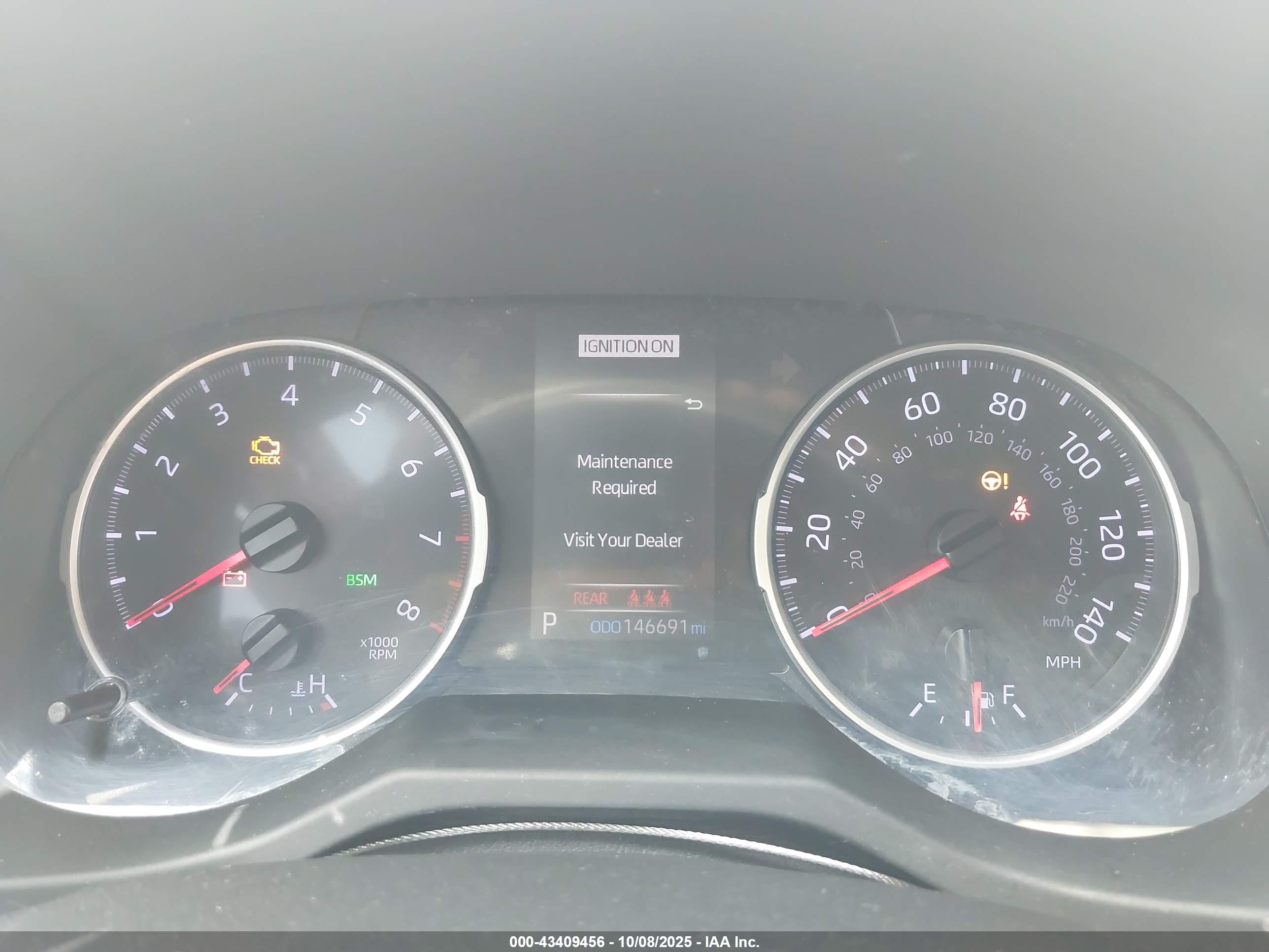 TOYOTA RAV4 image 7