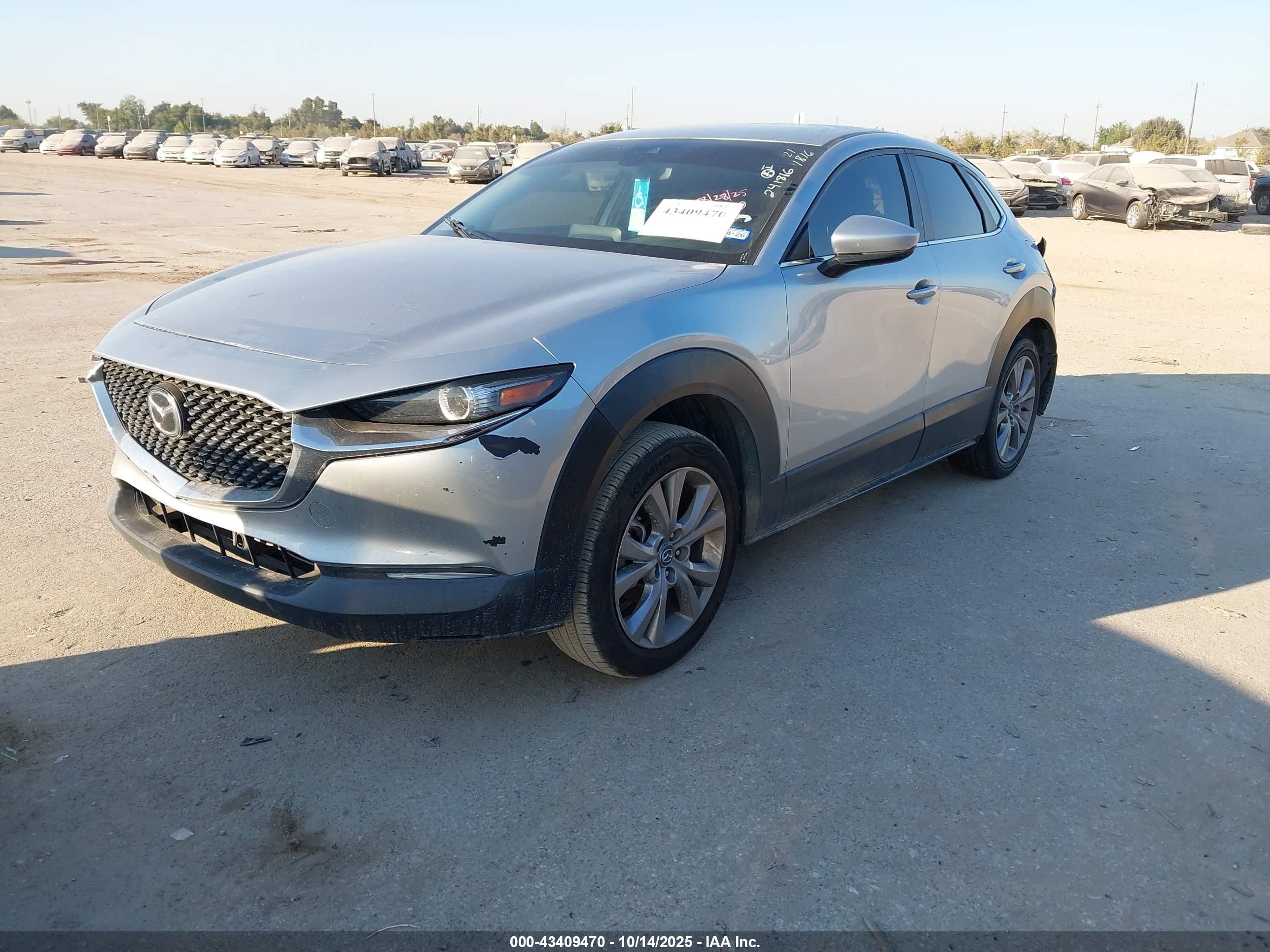 MAZDA CX-30 image 2
