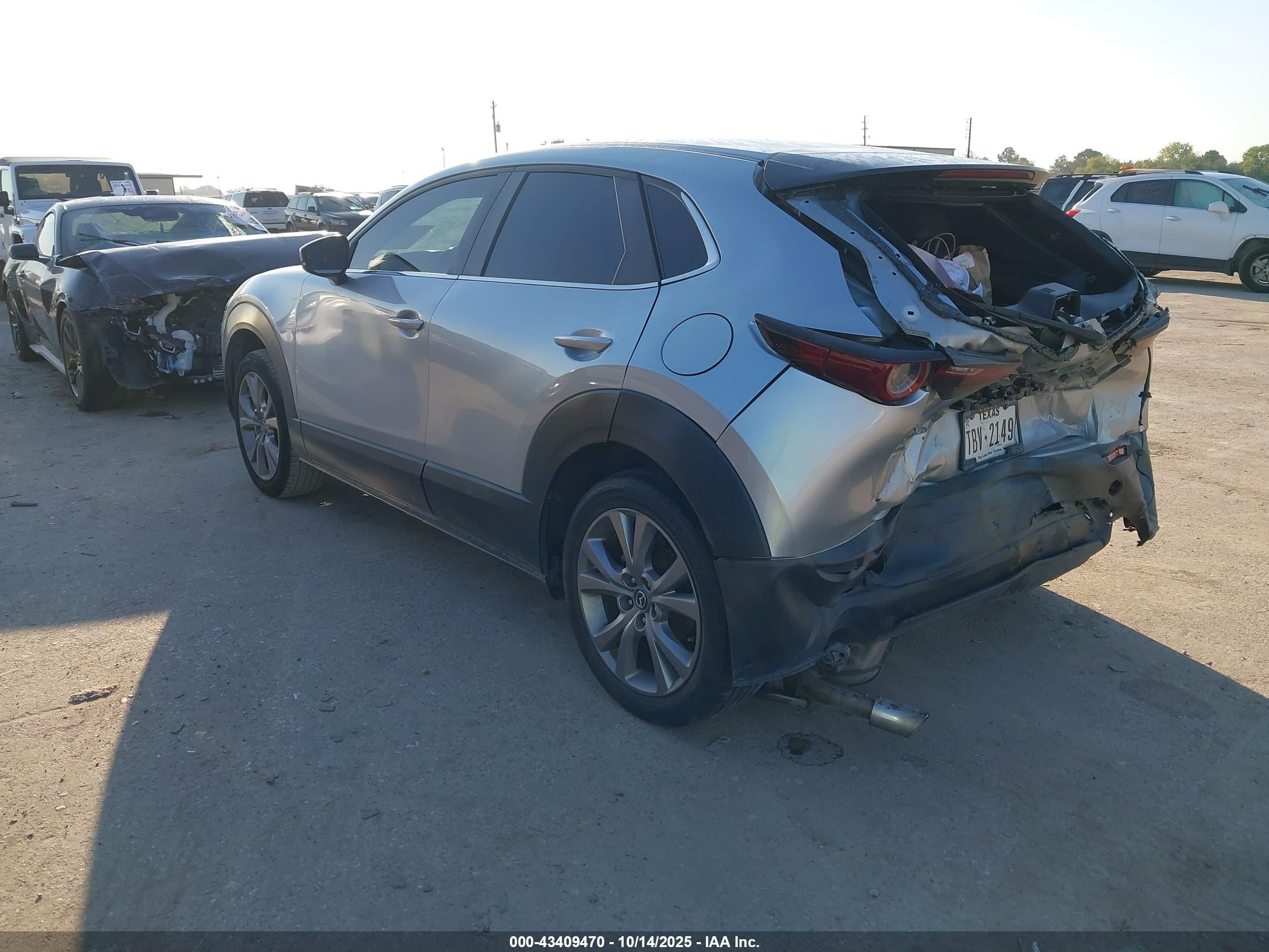 MAZDA CX-30 image 3