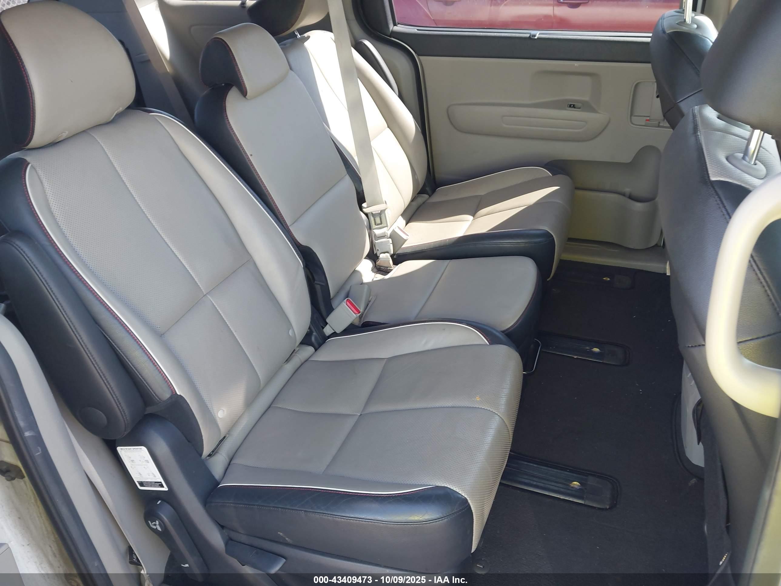KIA SEDONA image 8