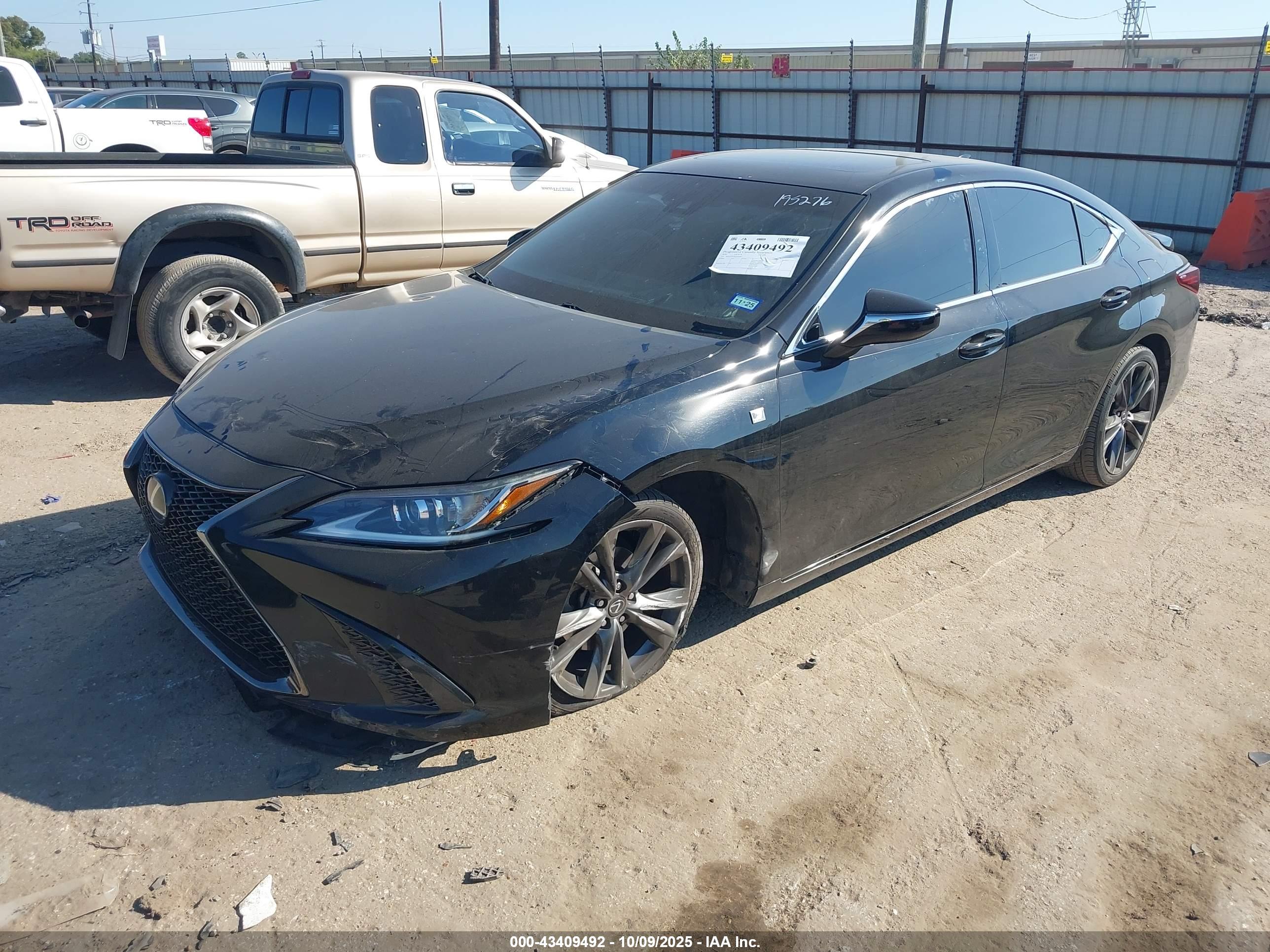 LEXUS ES image 2