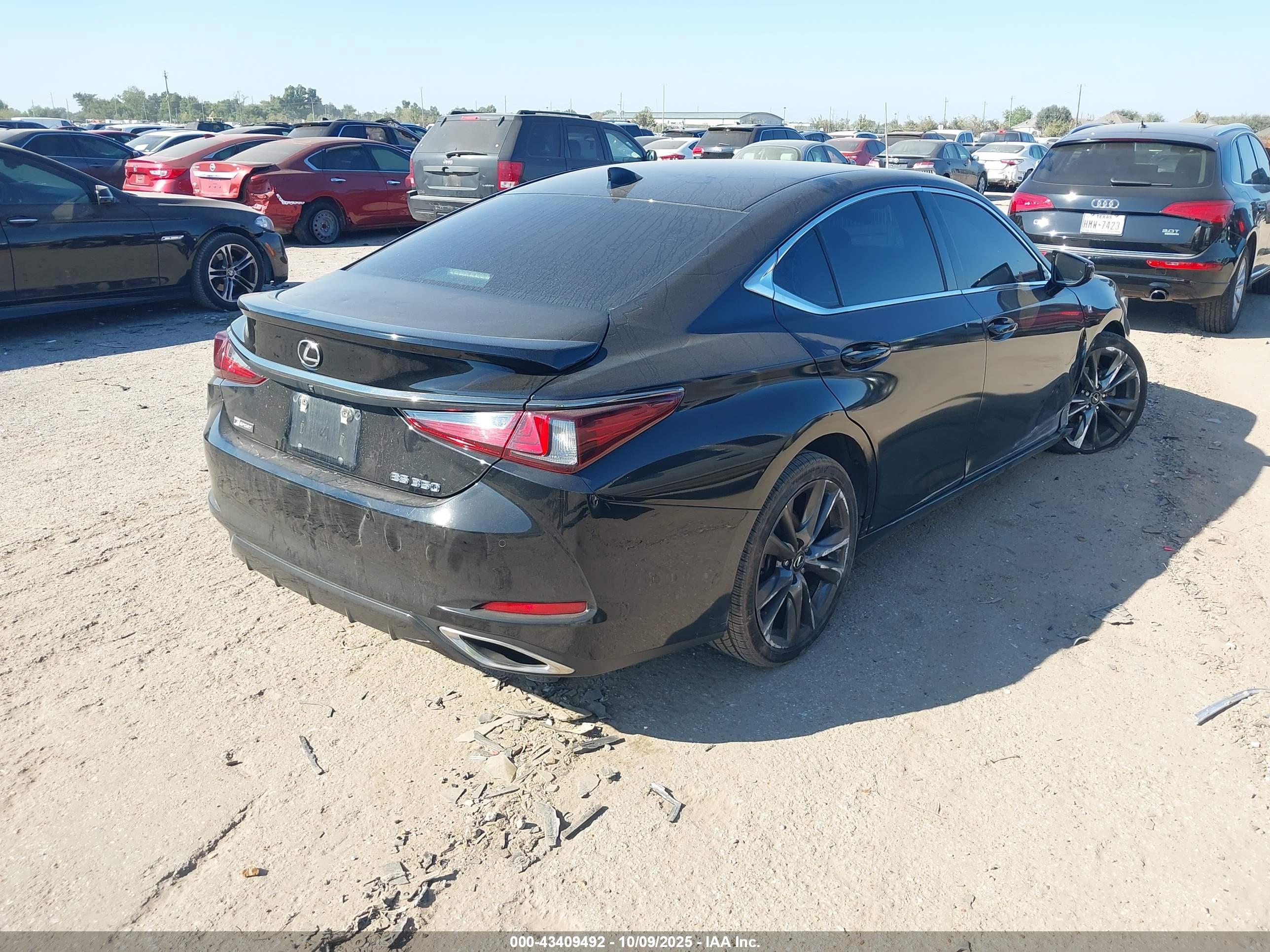 LEXUS ES image 4