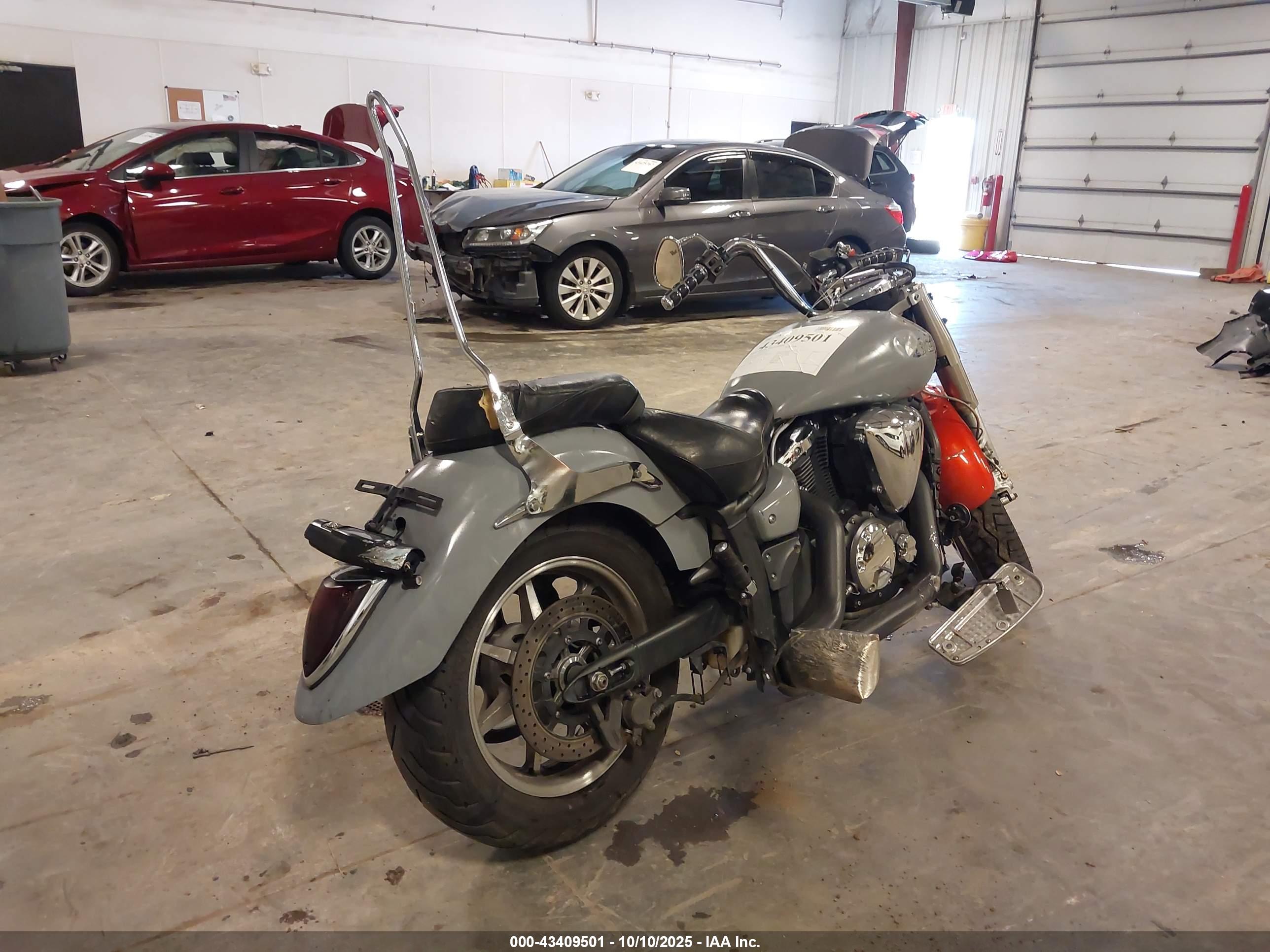 YAMAHA XVS1300 image 4