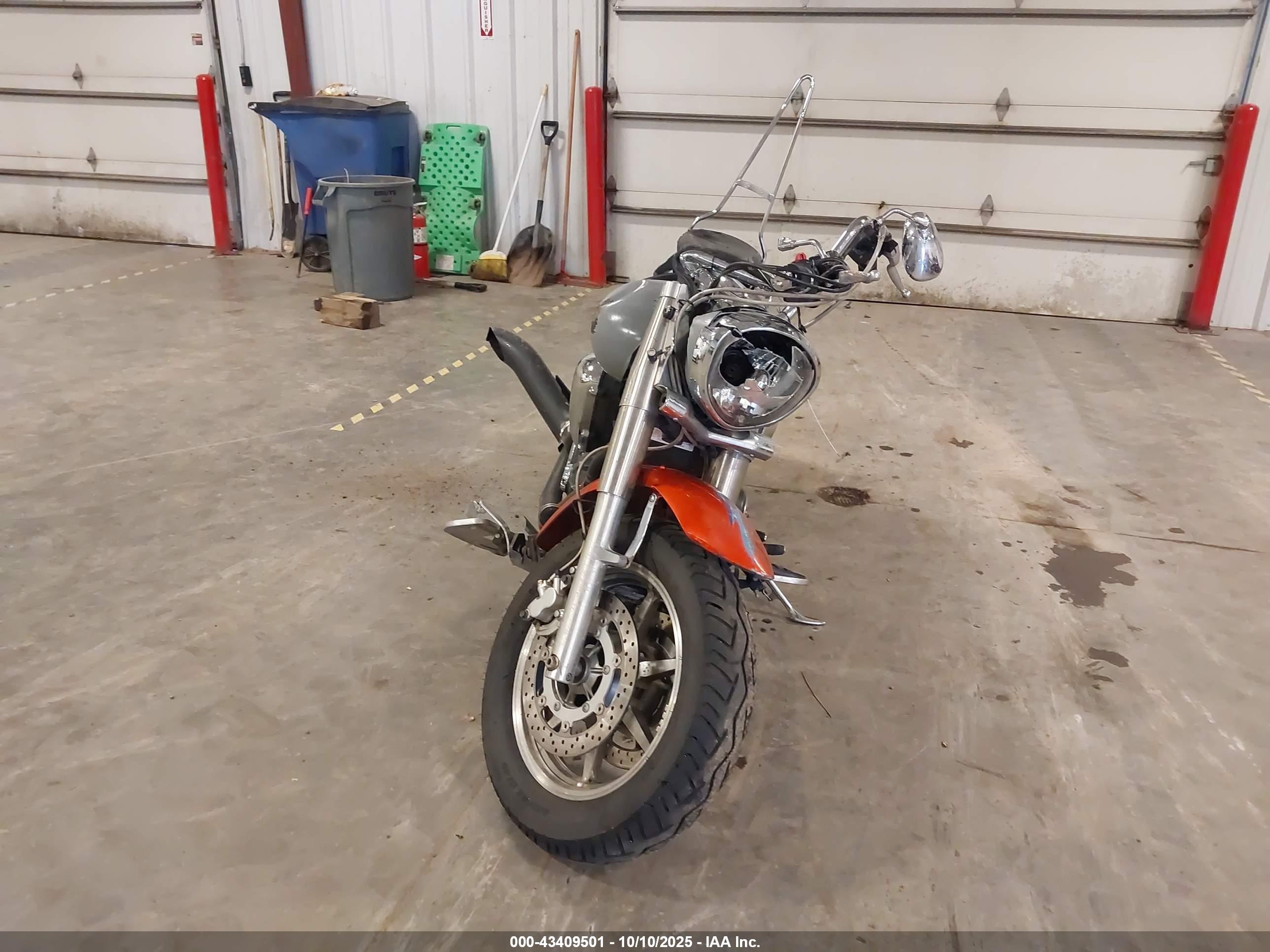 YAMAHA XVS1300 image 5