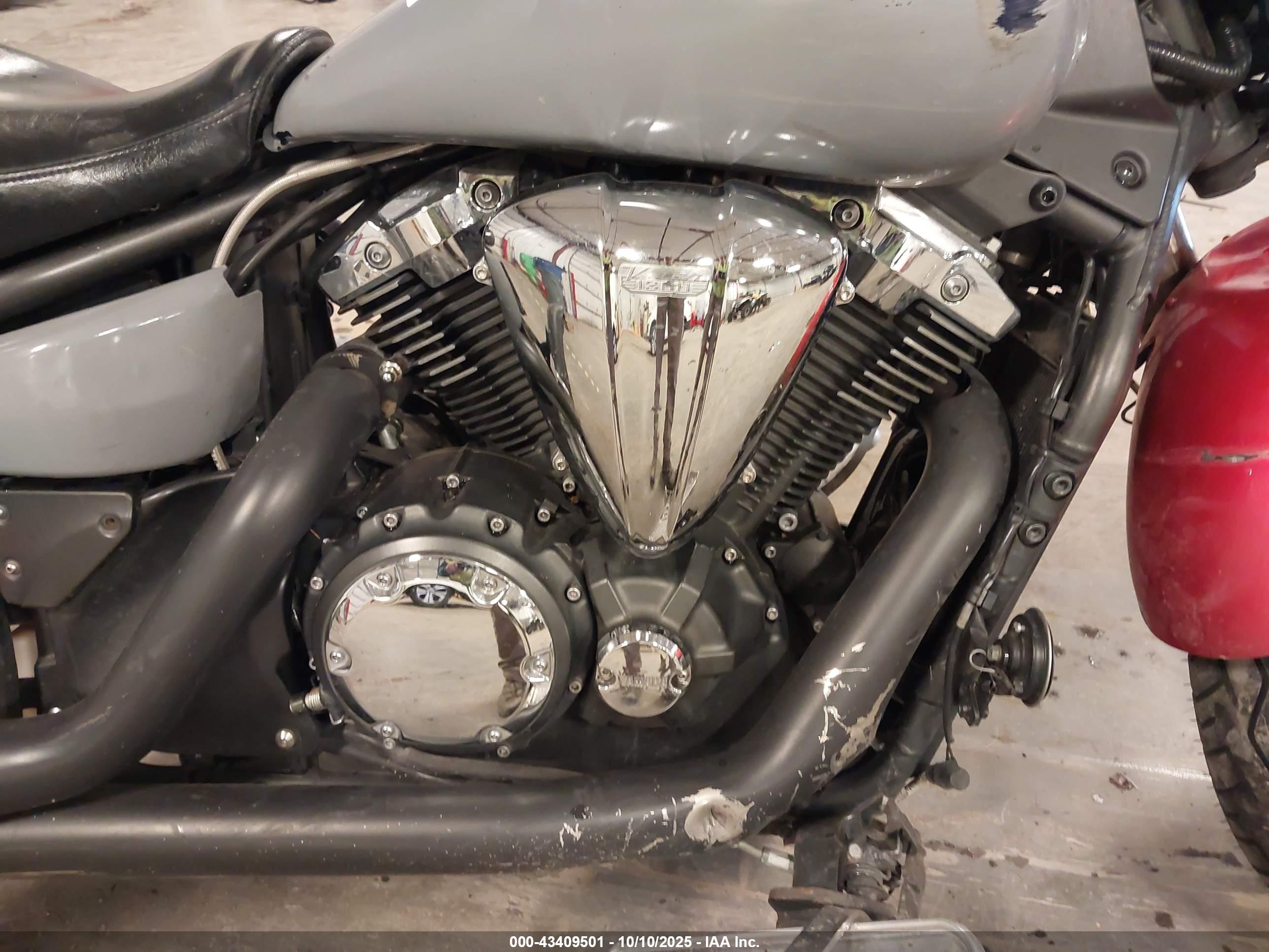 YAMAHA XVS1300 image 8