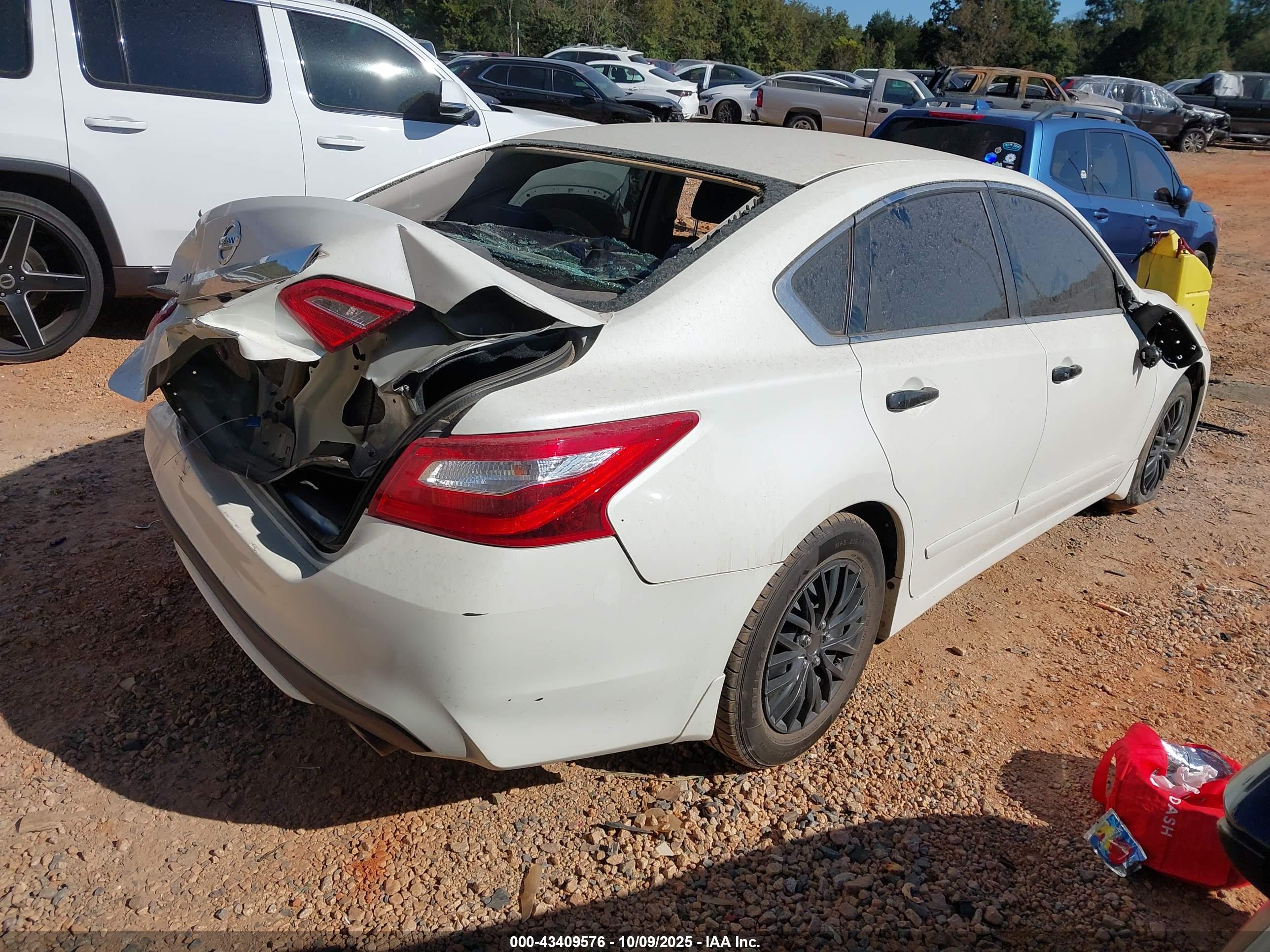 NISSAN ALTIMA image 4