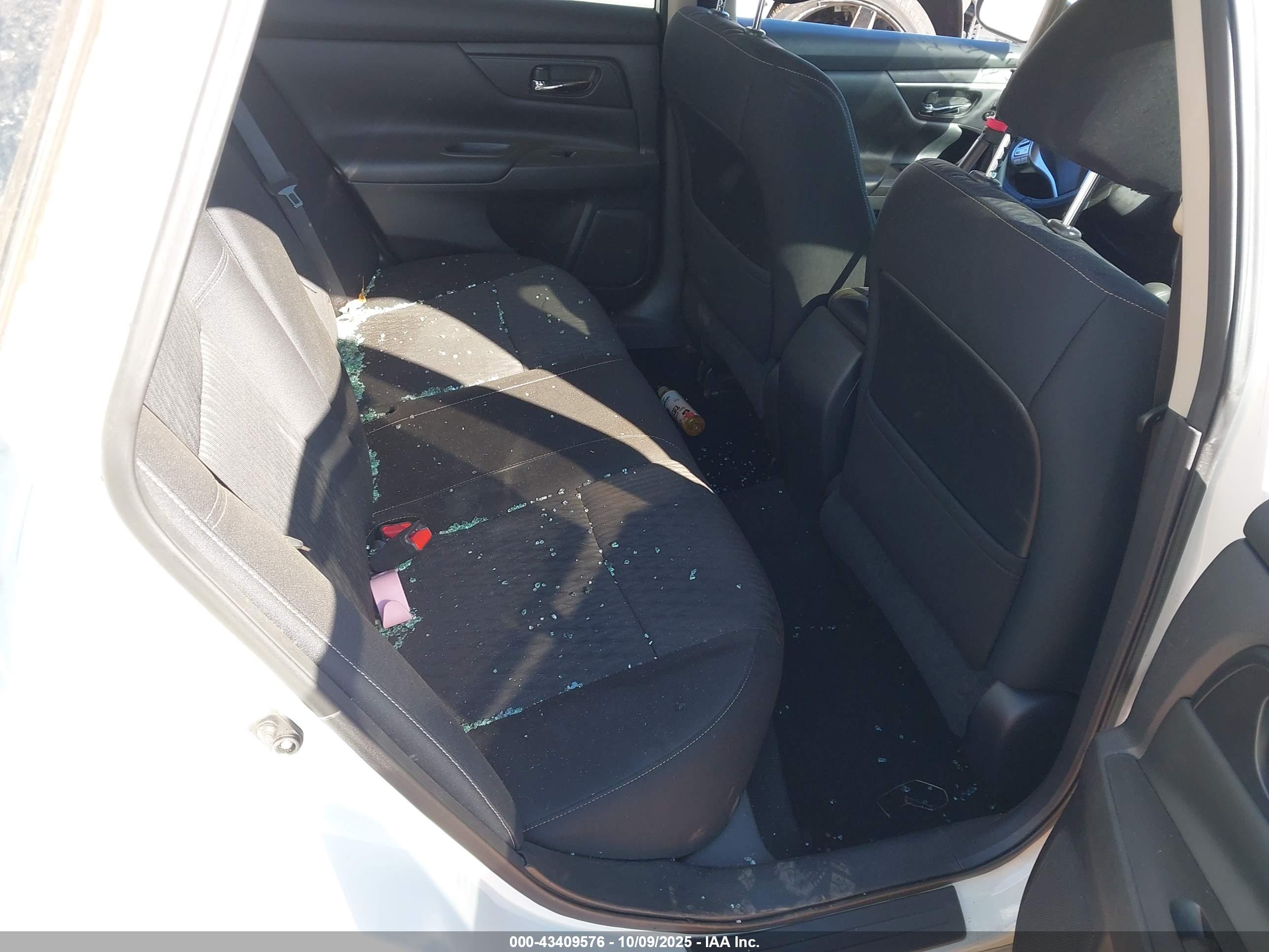 NISSAN ALTIMA image 8