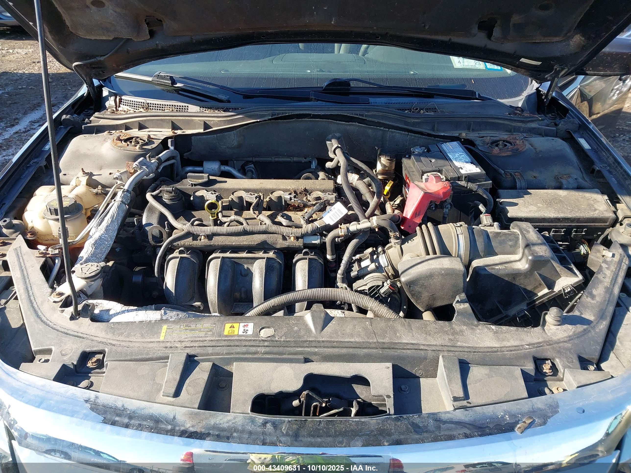 FORD FUSION image 10