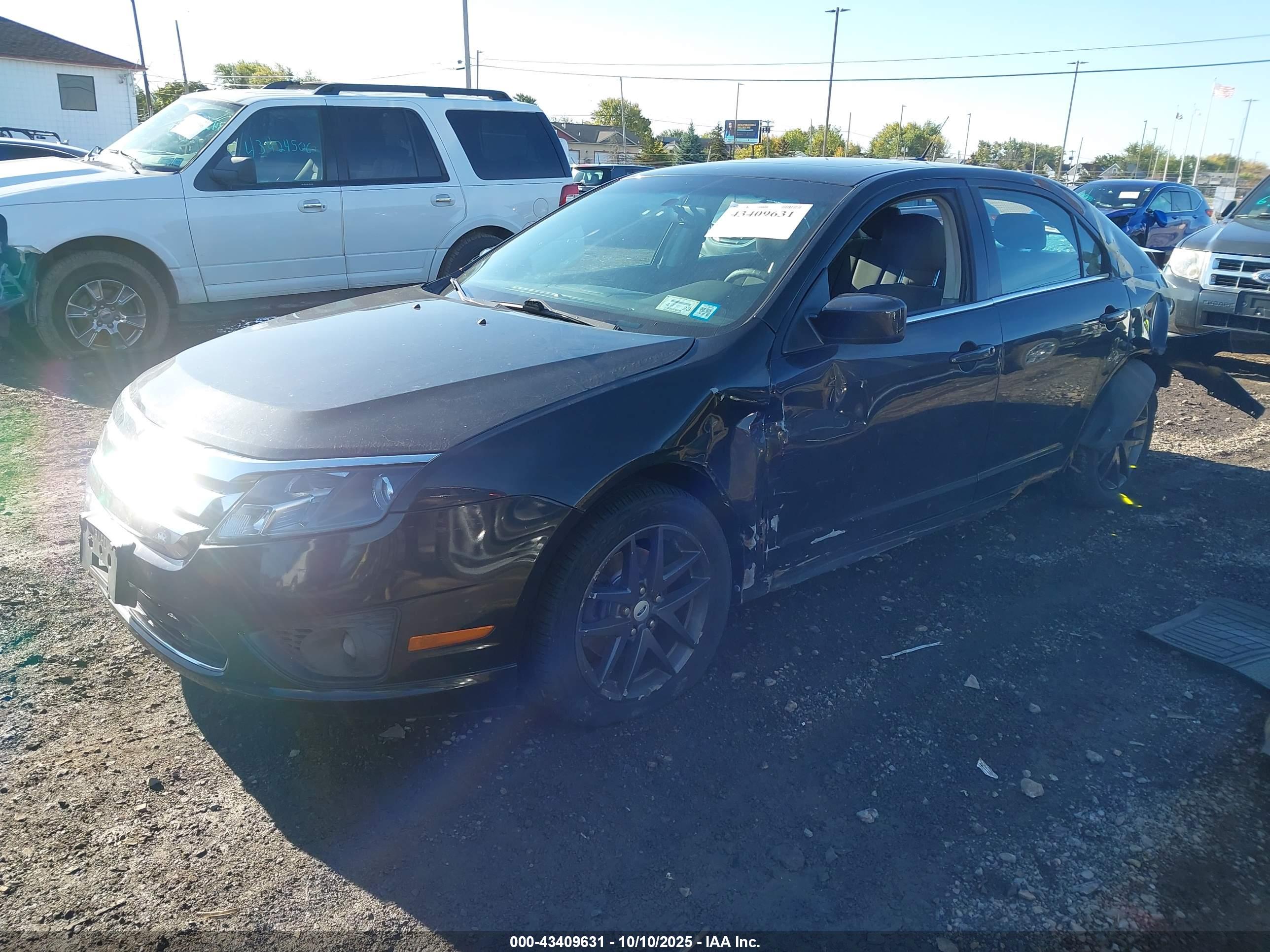 FORD FUSION image 2