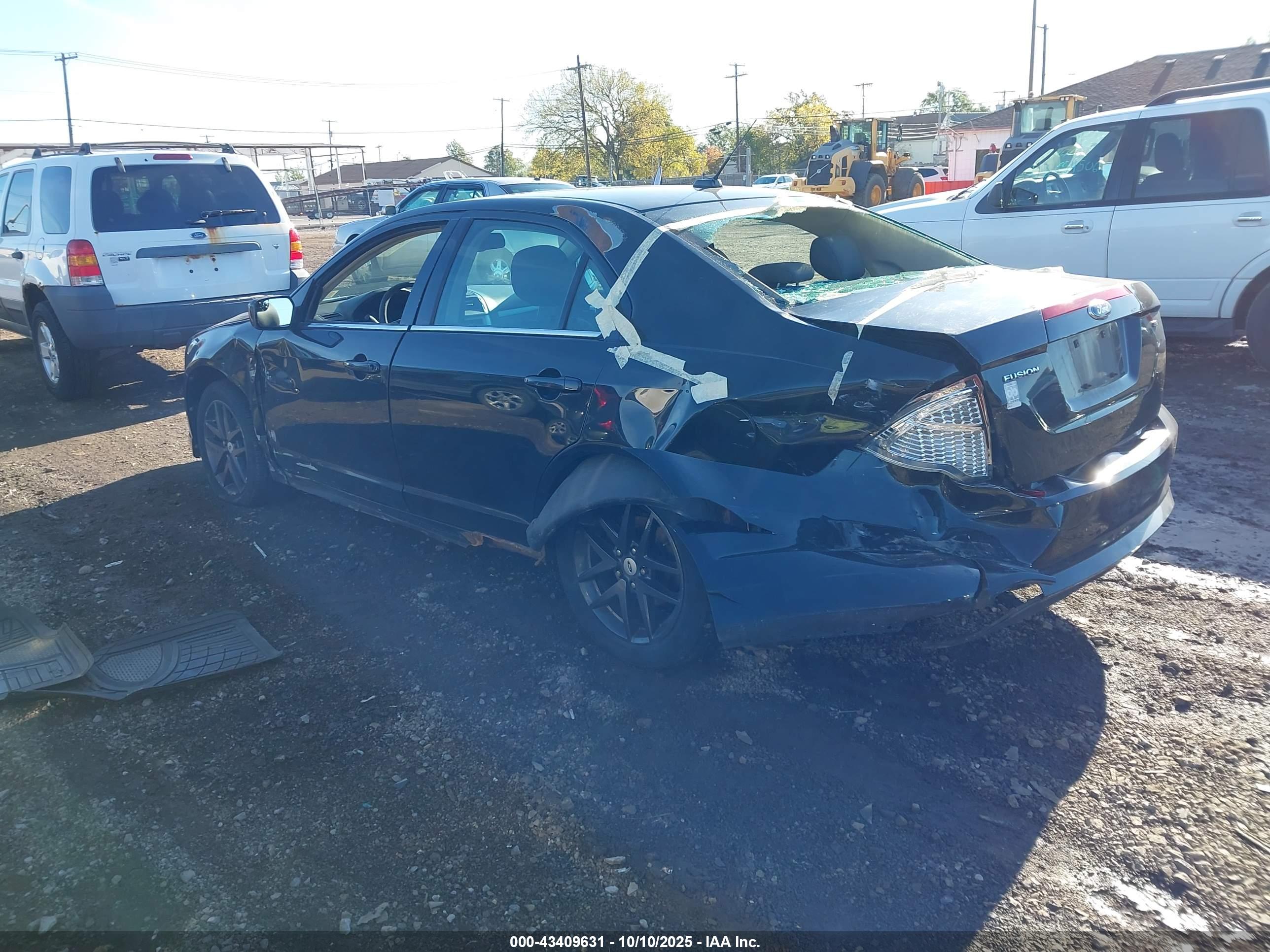 FORD FUSION image 3