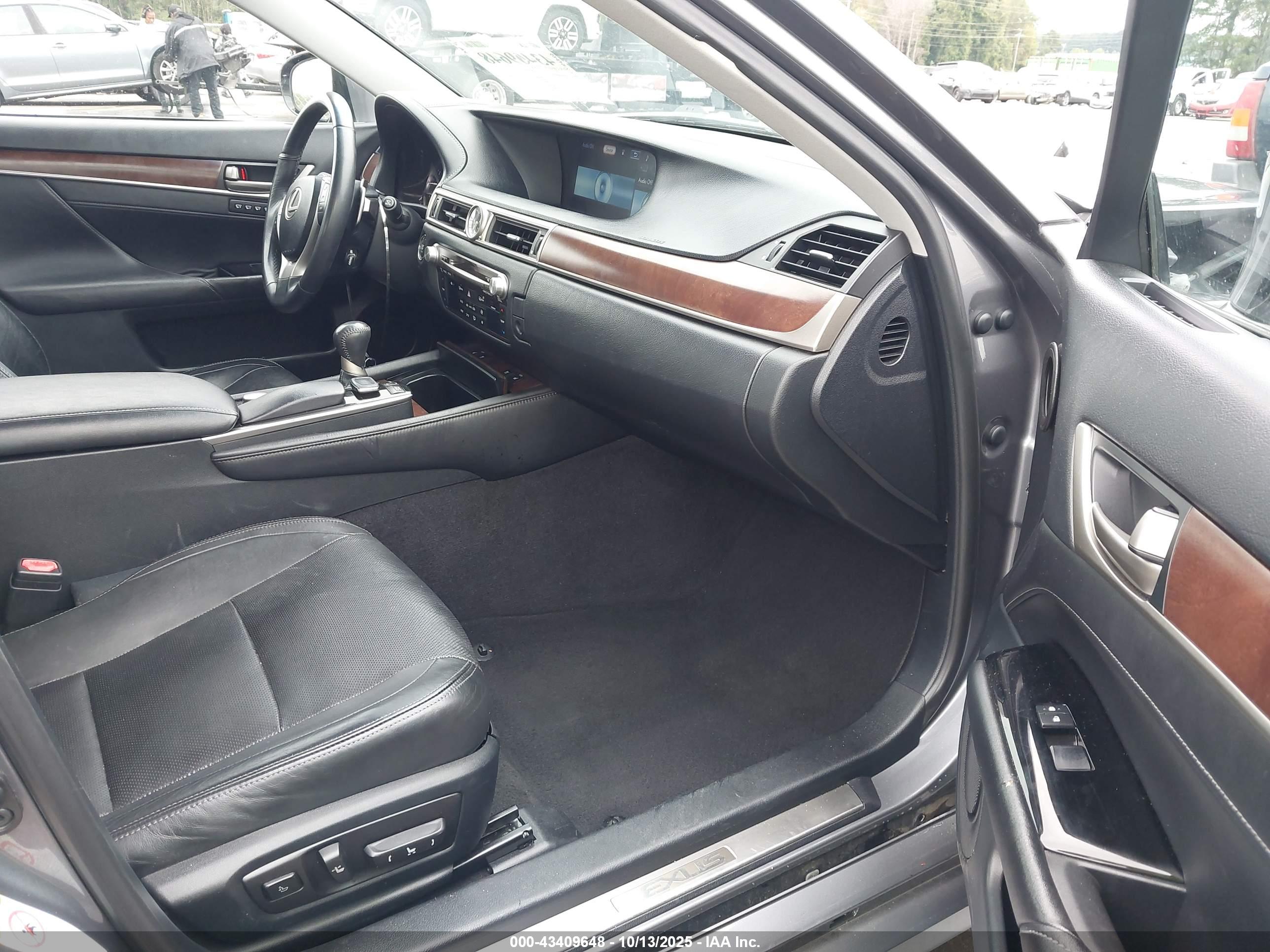 LEXUS GS image 5