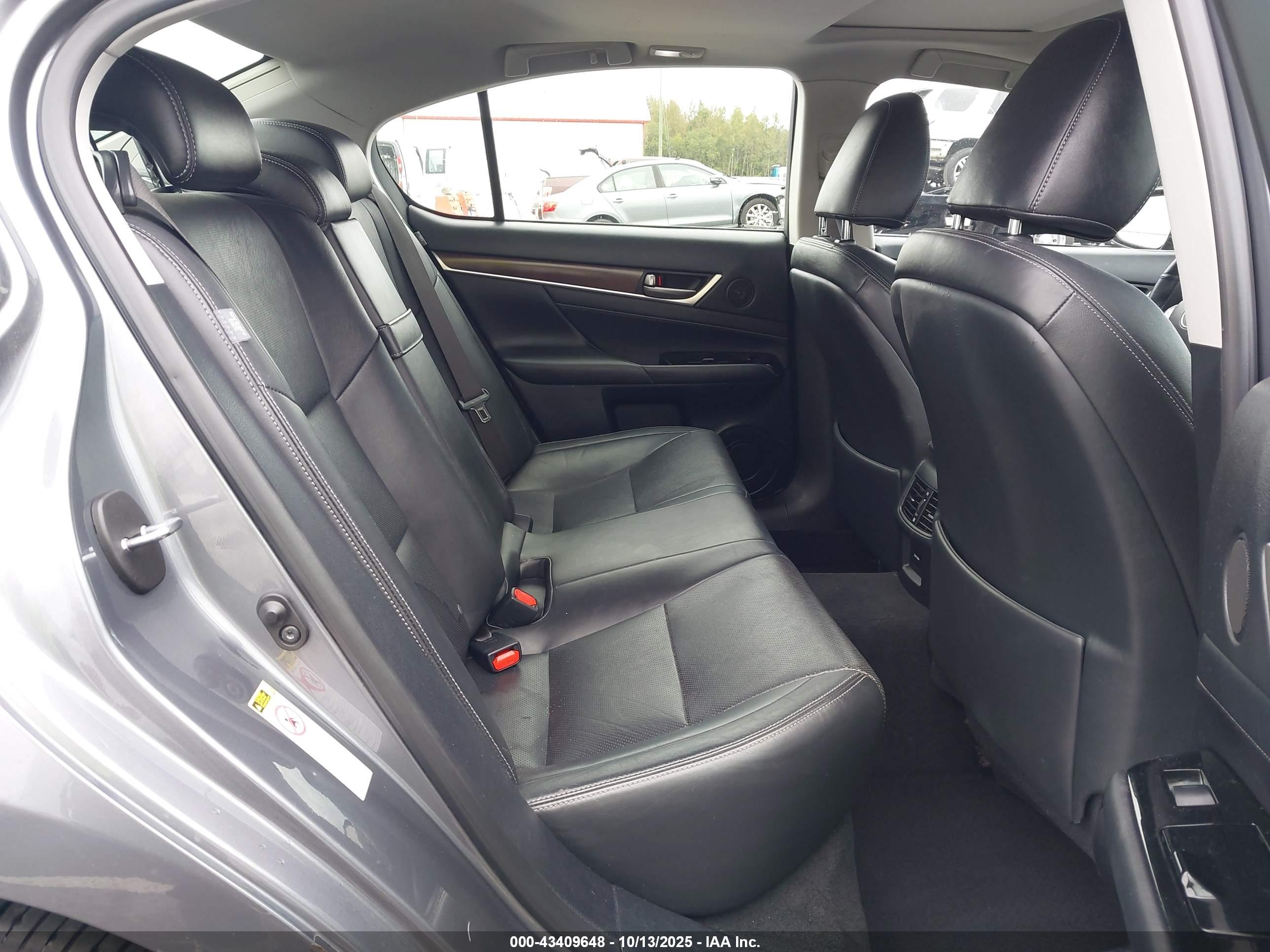 LEXUS GS image 8