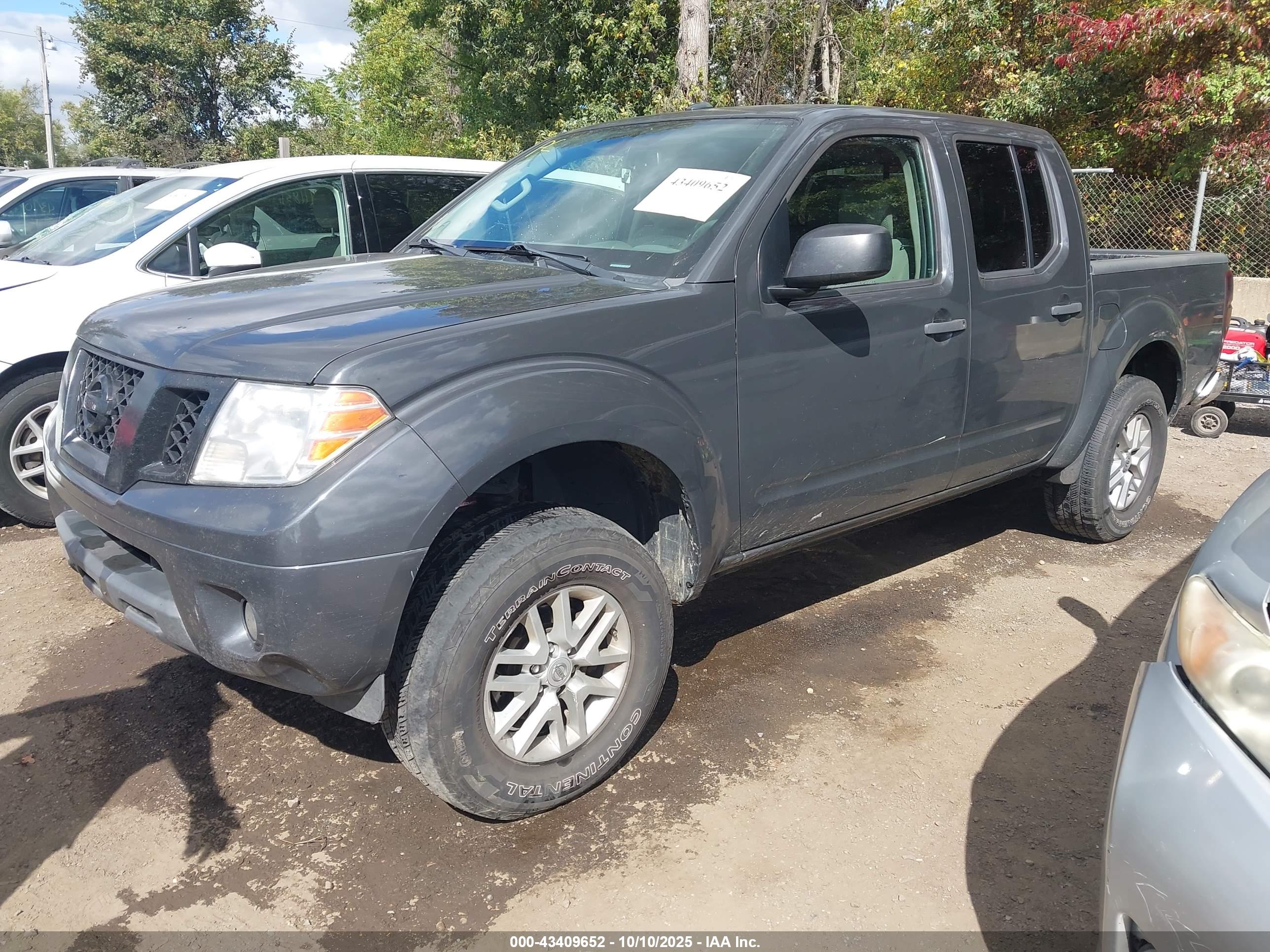 NISSAN FRONTIER image 2