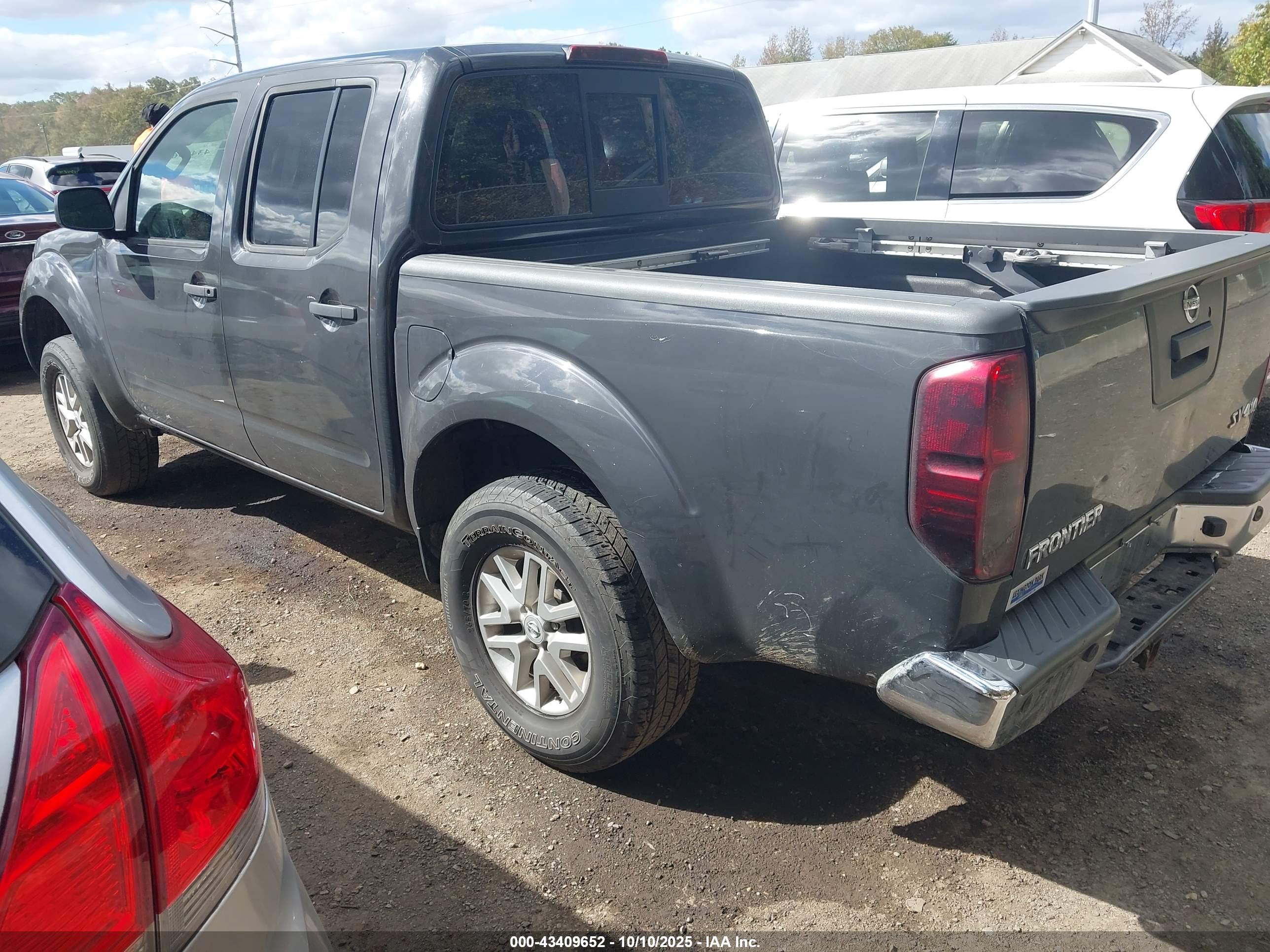NISSAN FRONTIER image 3