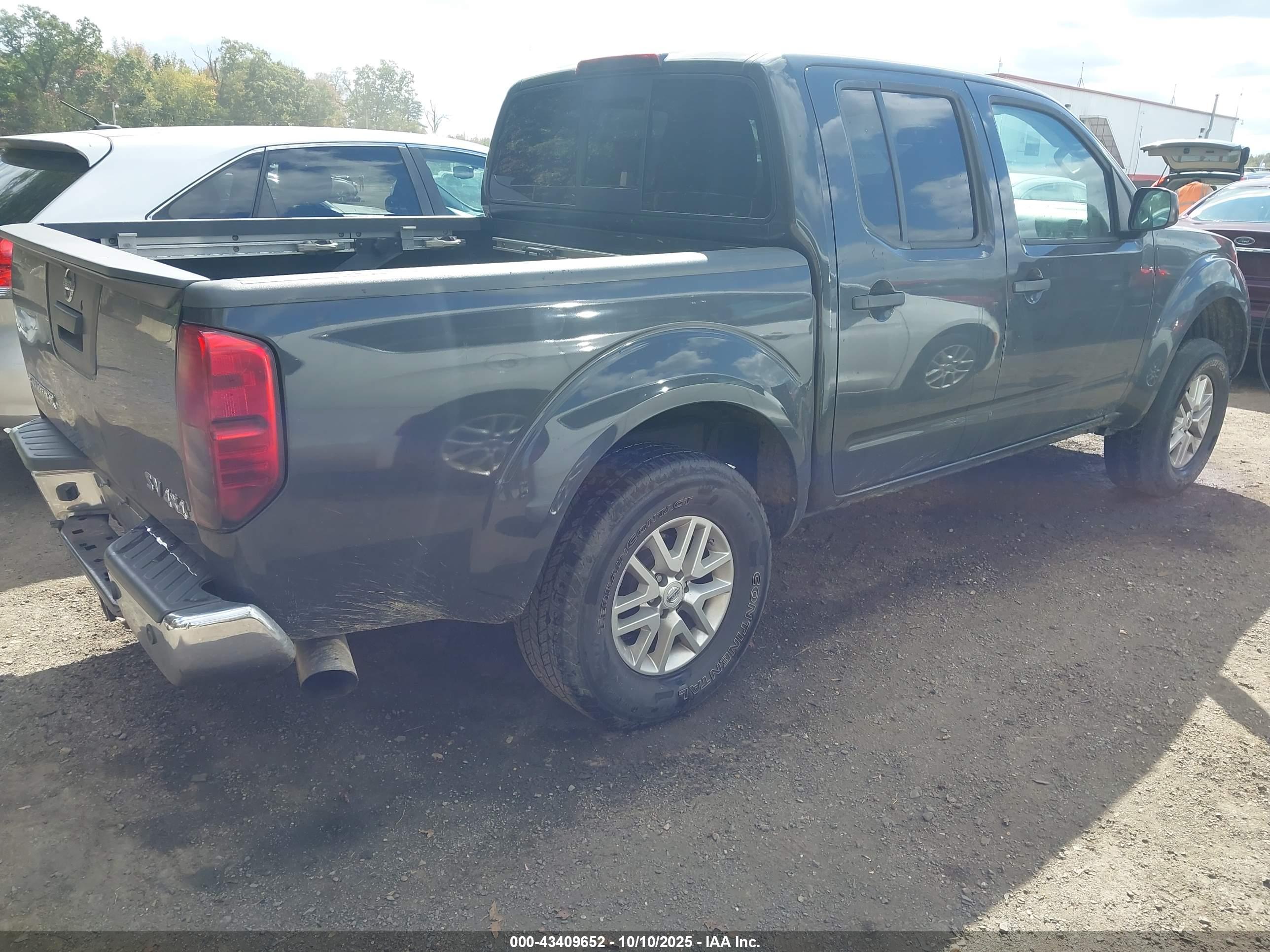 NISSAN FRONTIER image 4