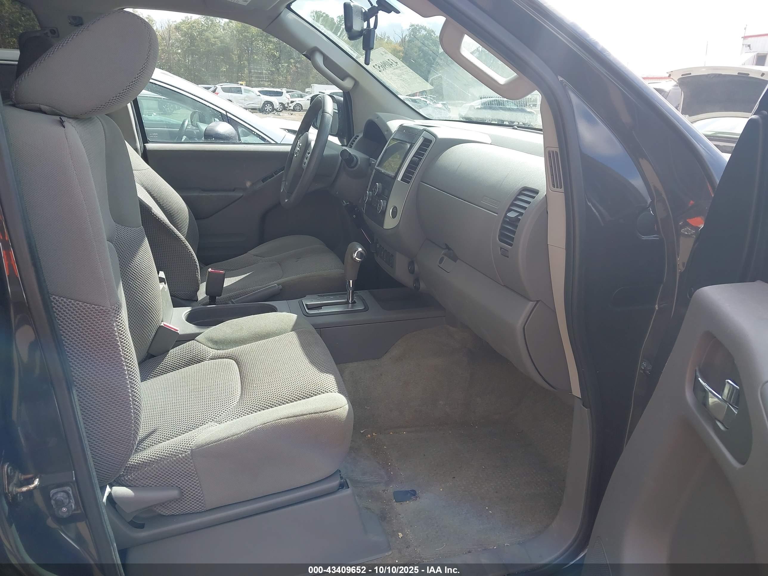 NISSAN FRONTIER image 5