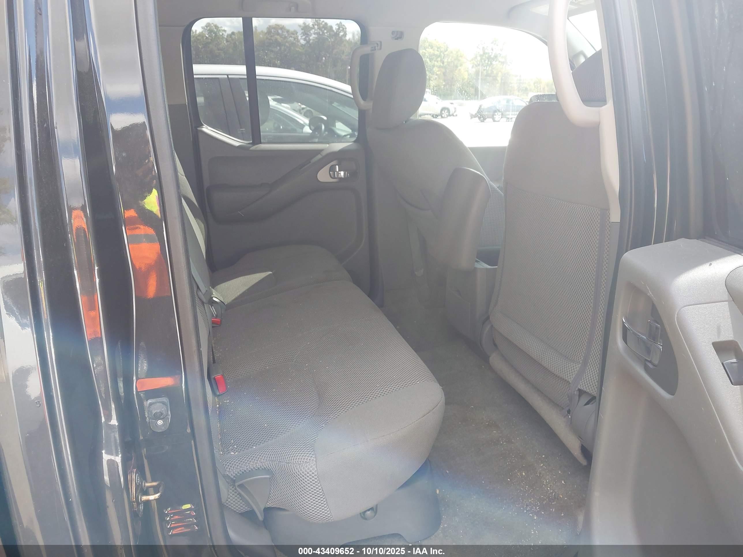 NISSAN FRONTIER image 8