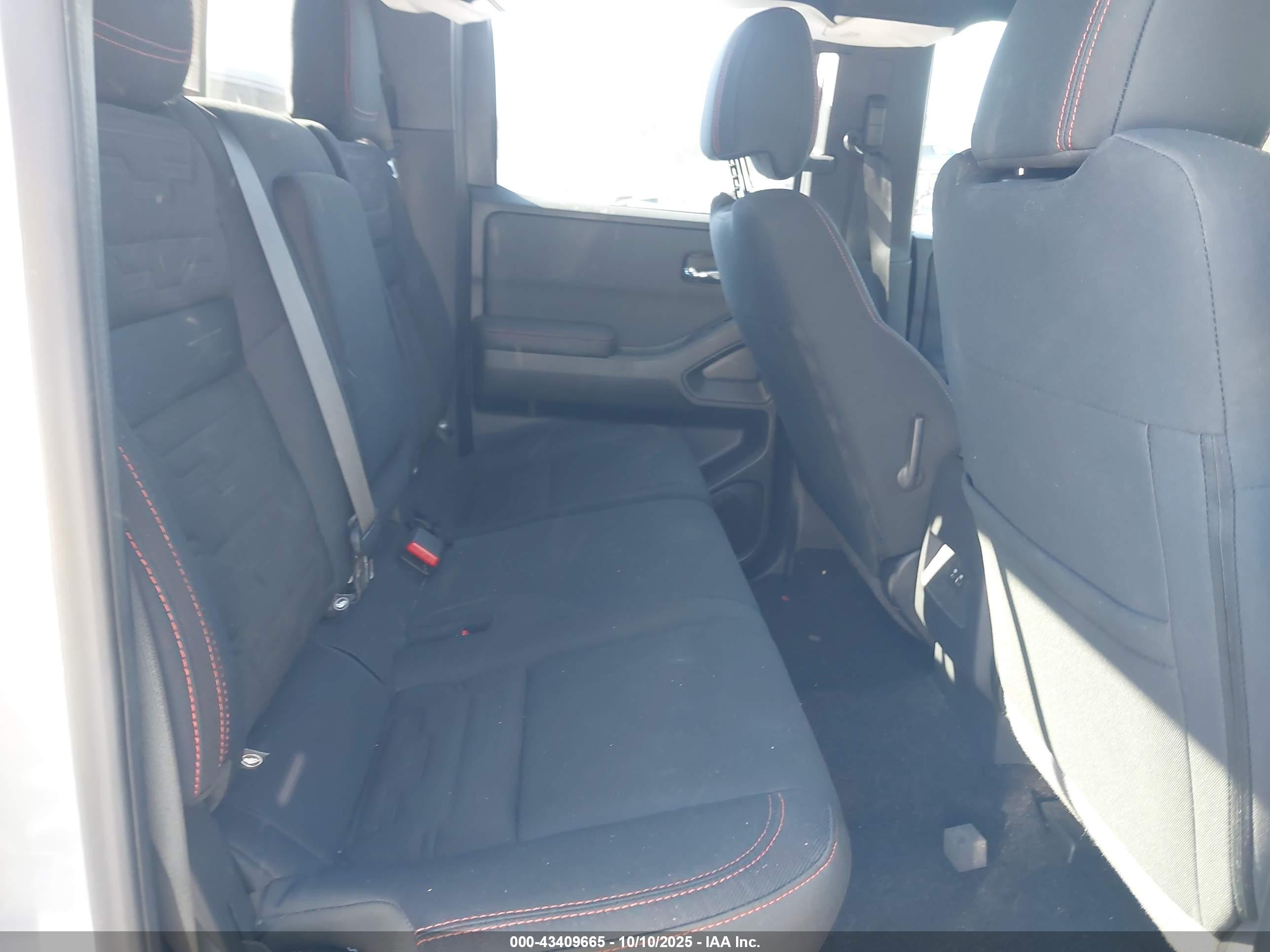 NISSAN FRONTIER image 8