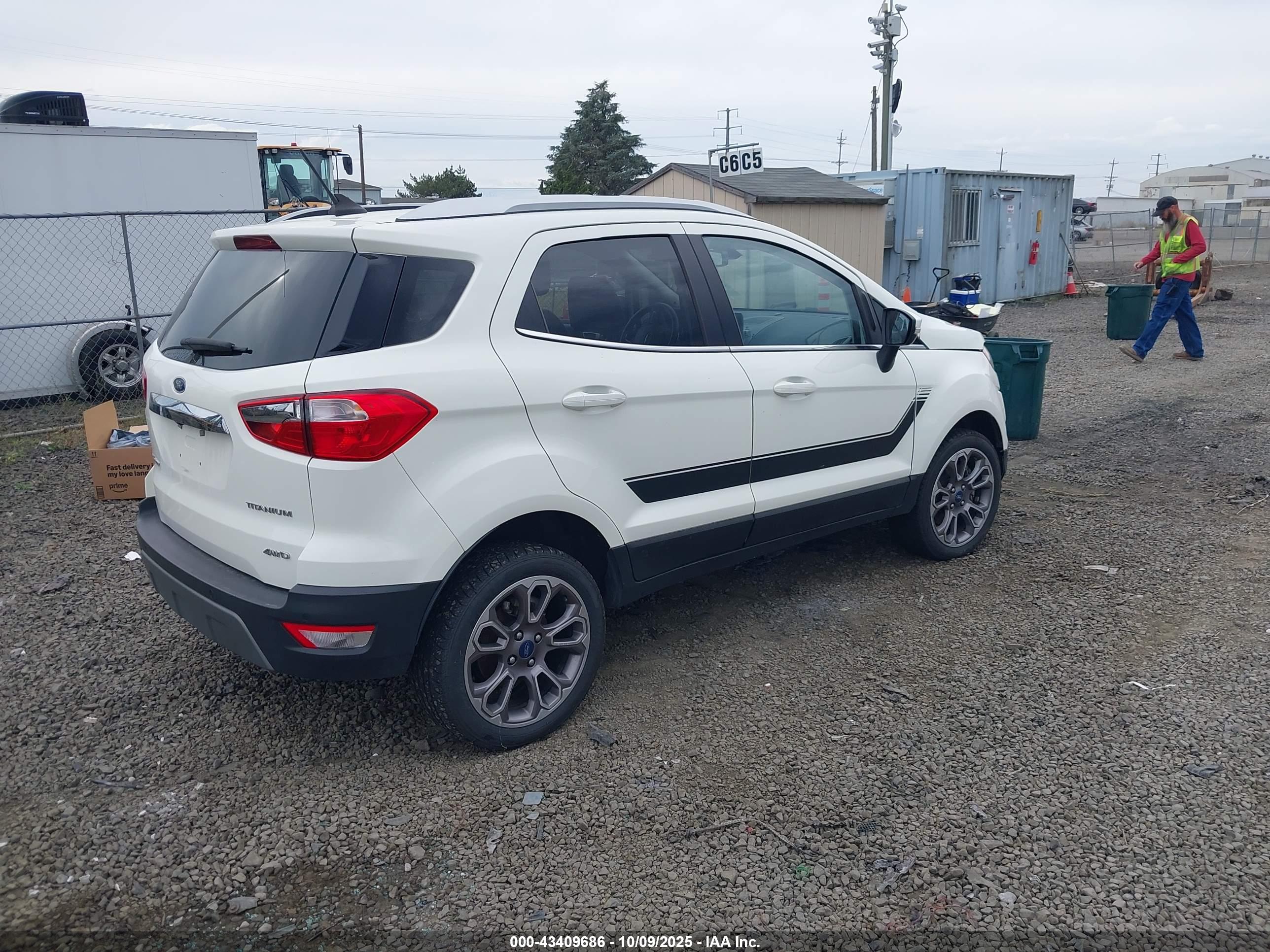 FORD ECOSPORT image 4